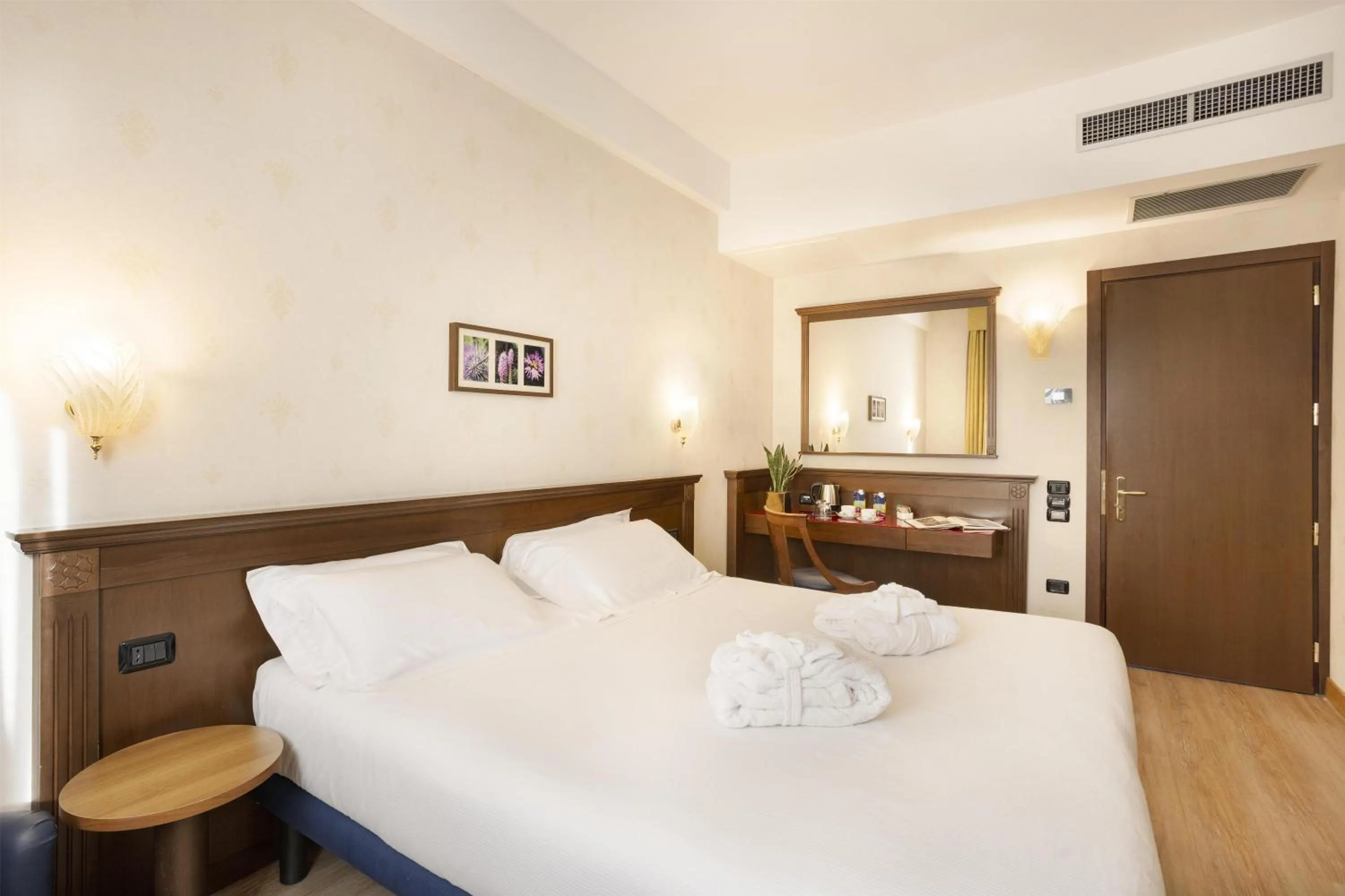 Bedroom, Bed in Best Western City Hotel