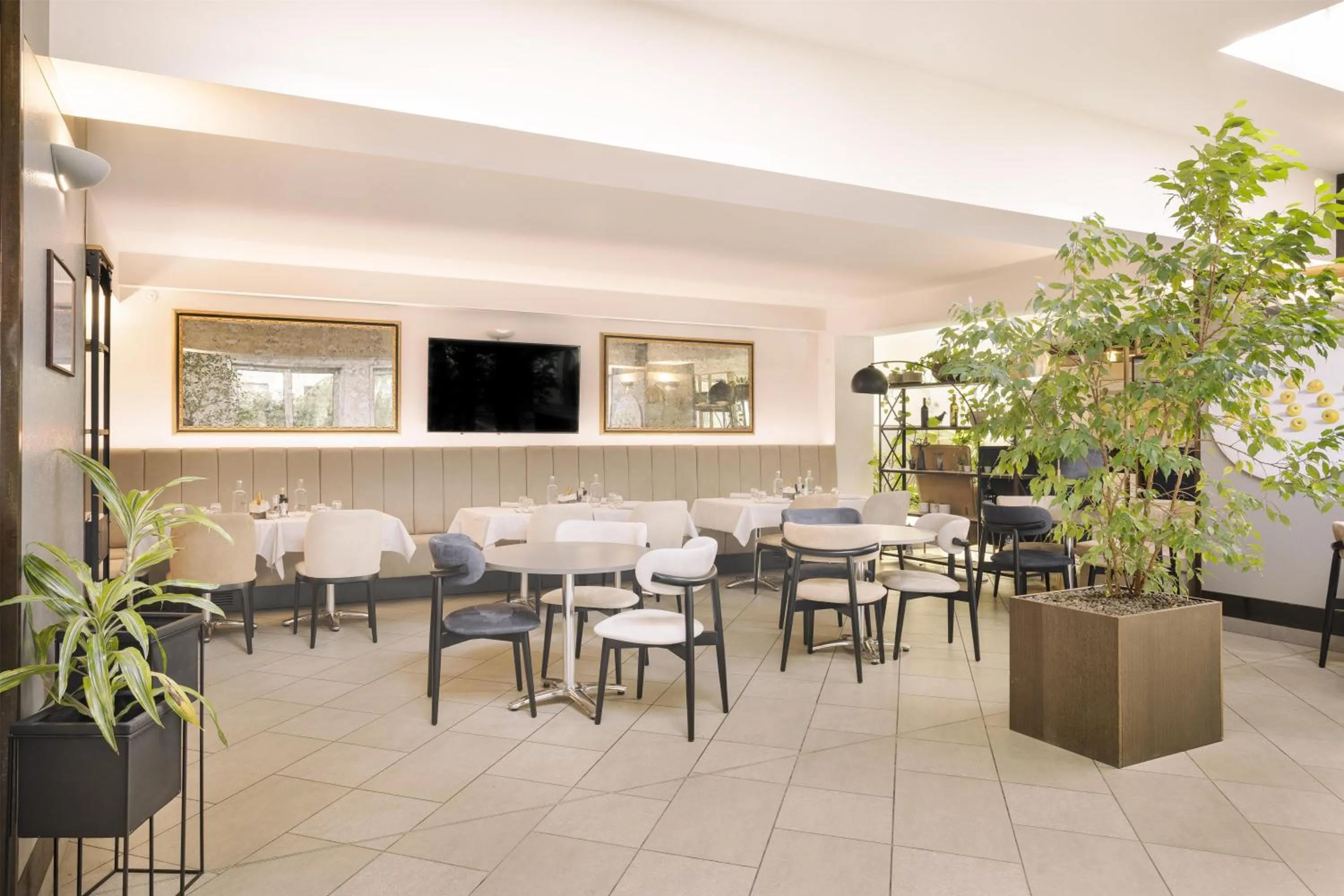Lobby or reception in Best Western City Hotel