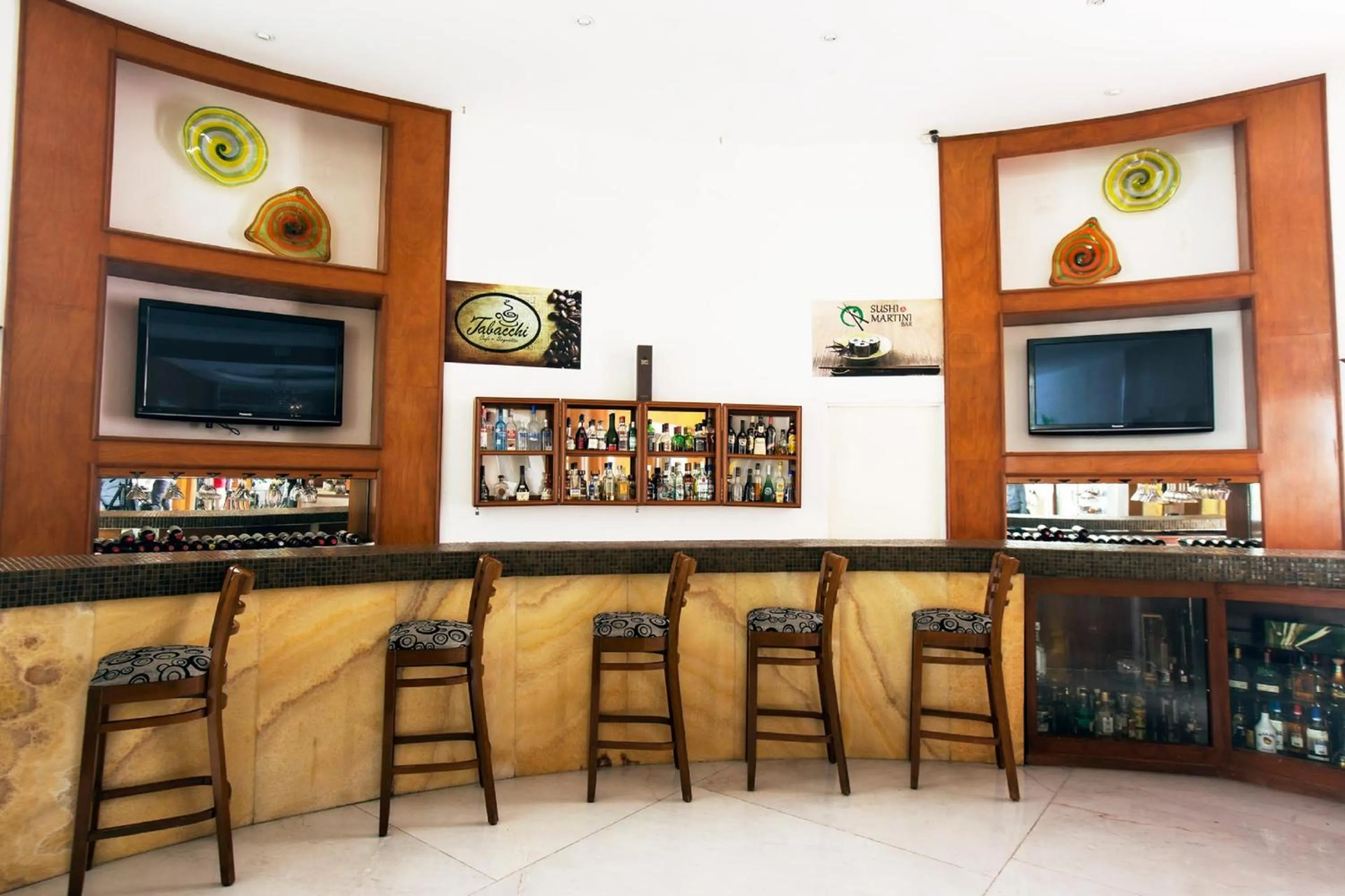 Lounge or bar in Bel Air Business Salamanca, Trademark by Wyndham