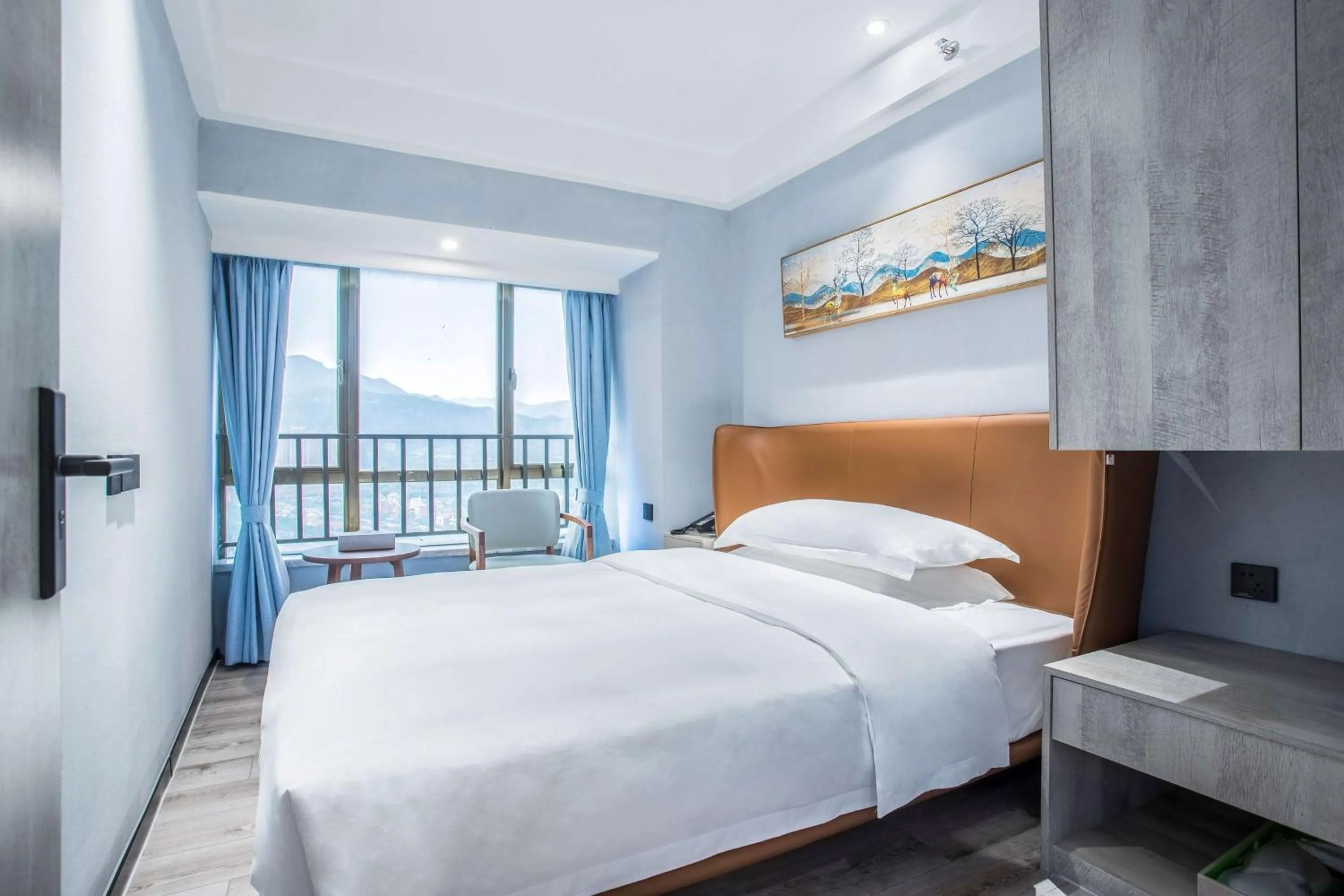 Photo of the whole room in Wyndham Garden Heyuan