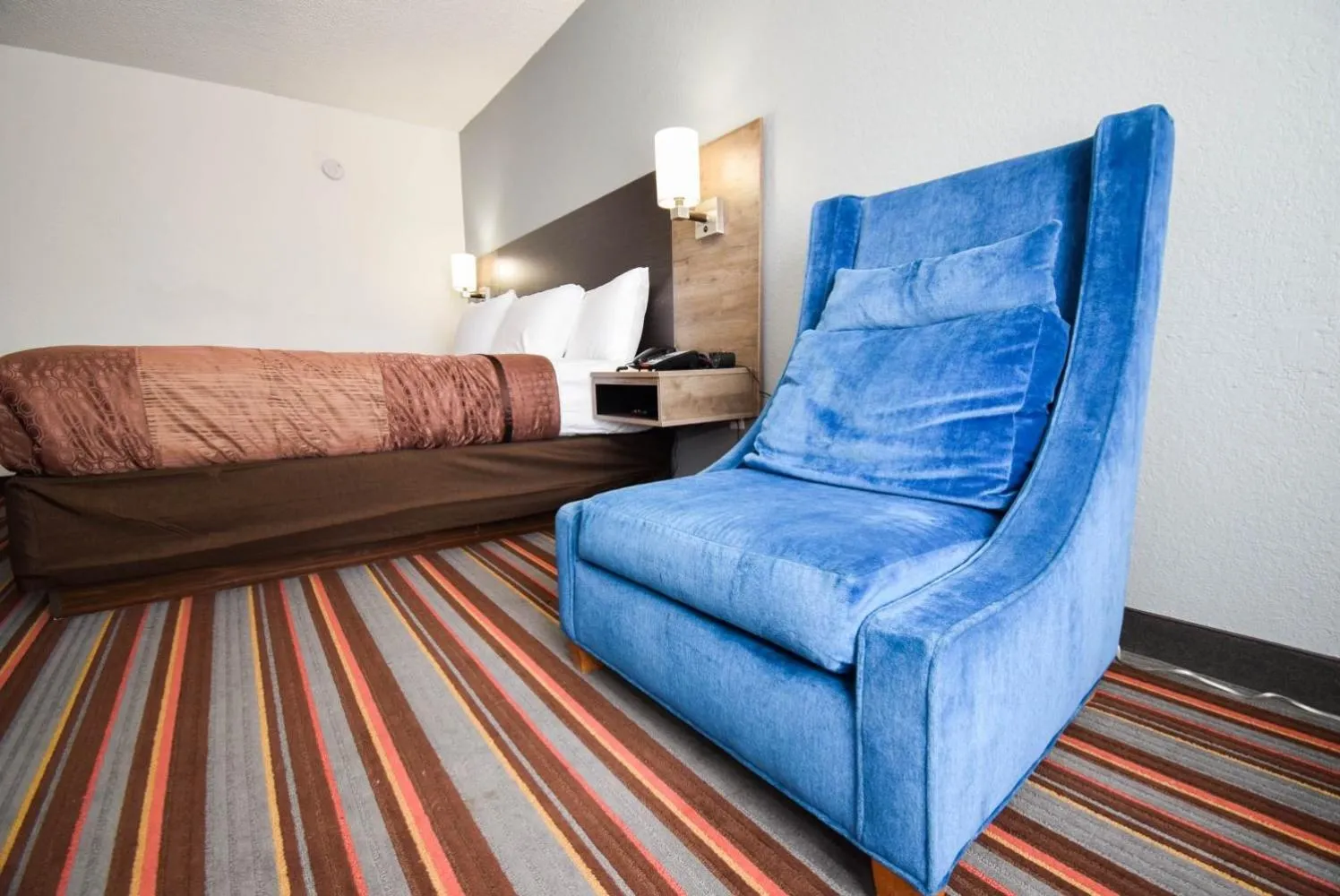 Bed in Quality Inn & Suites Sulphur Springs