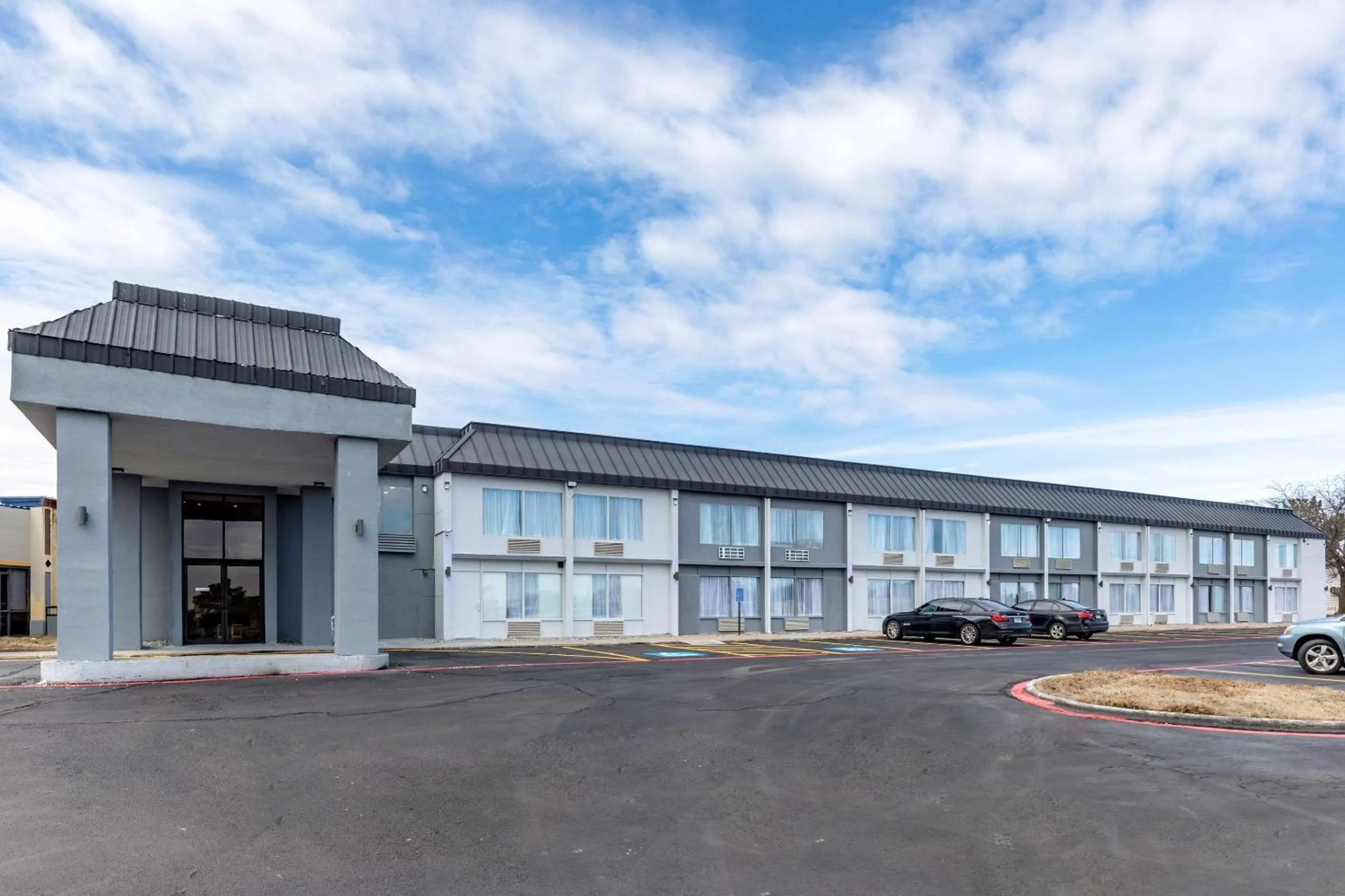 Property building in Quality Inn & Suites Sulphur Springs