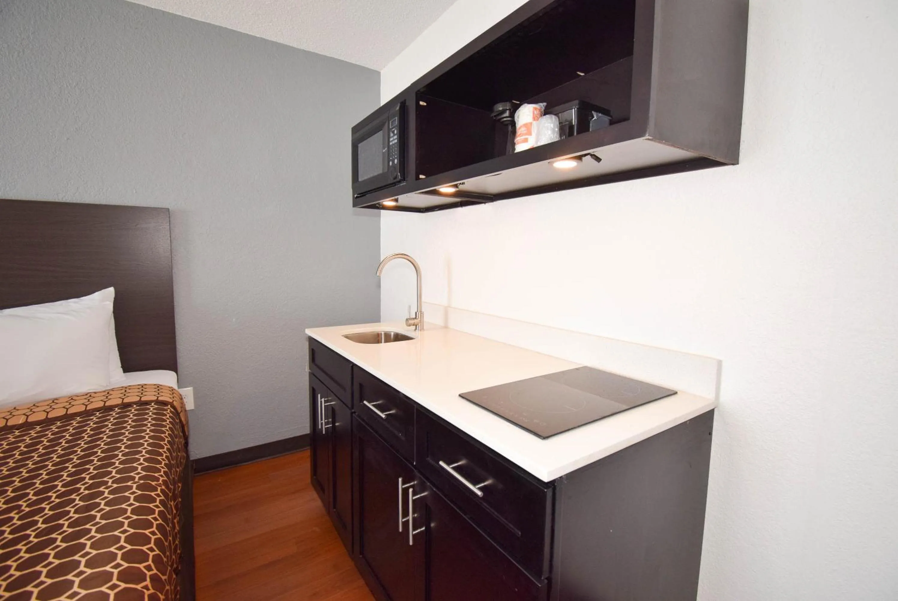 Kitchen or kitchenette in Quality Inn & Suites Sulphur Springs