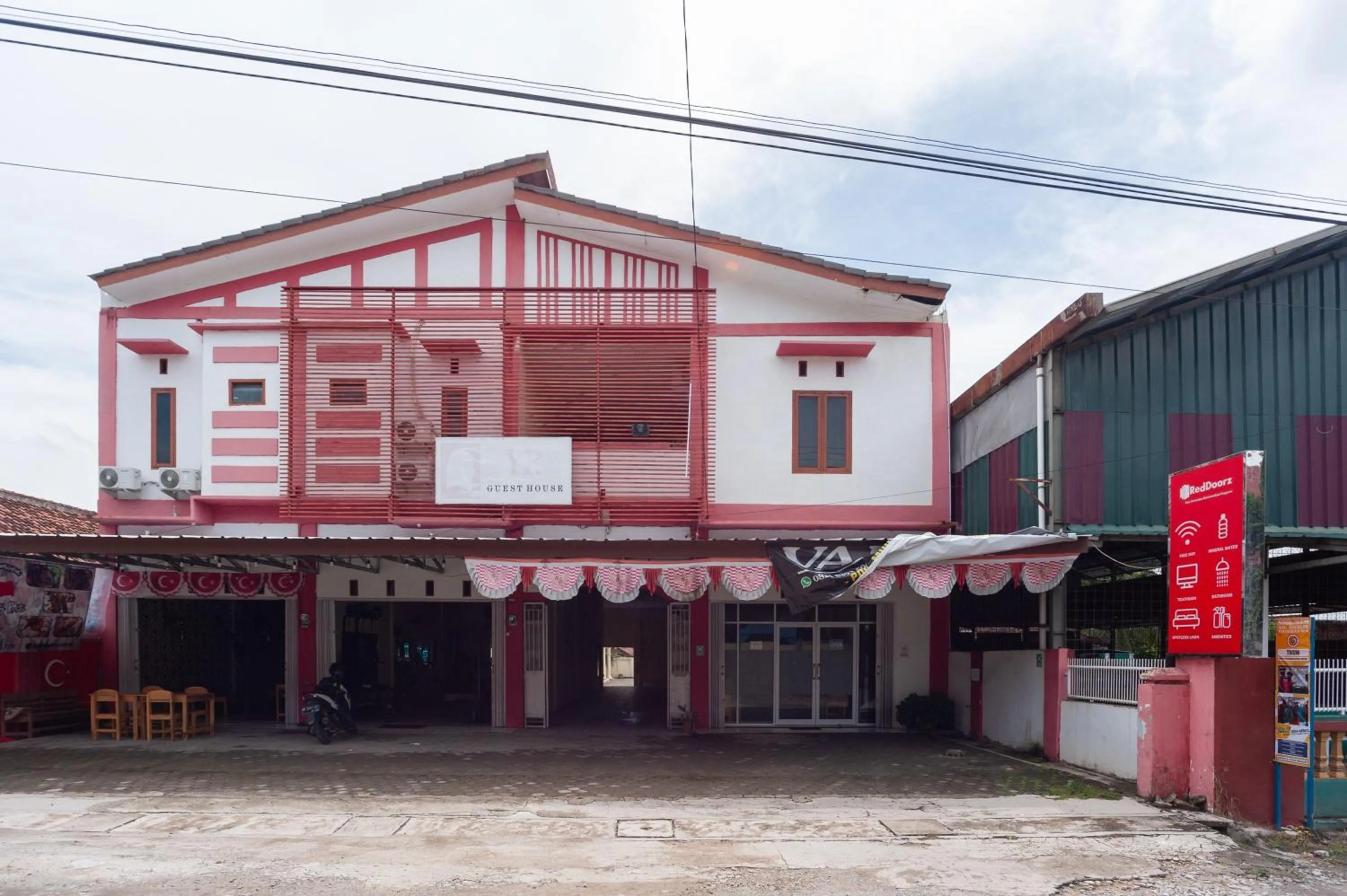 Property building in RedDoorz near Universitas Muhammadiyah Pringsewu