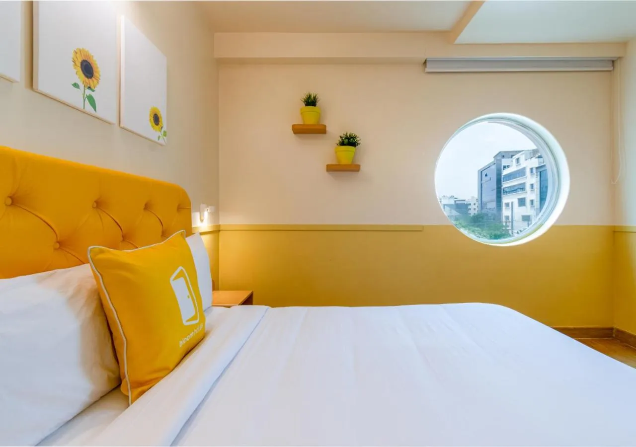 Bed in Bloom Hotel - HITEC City