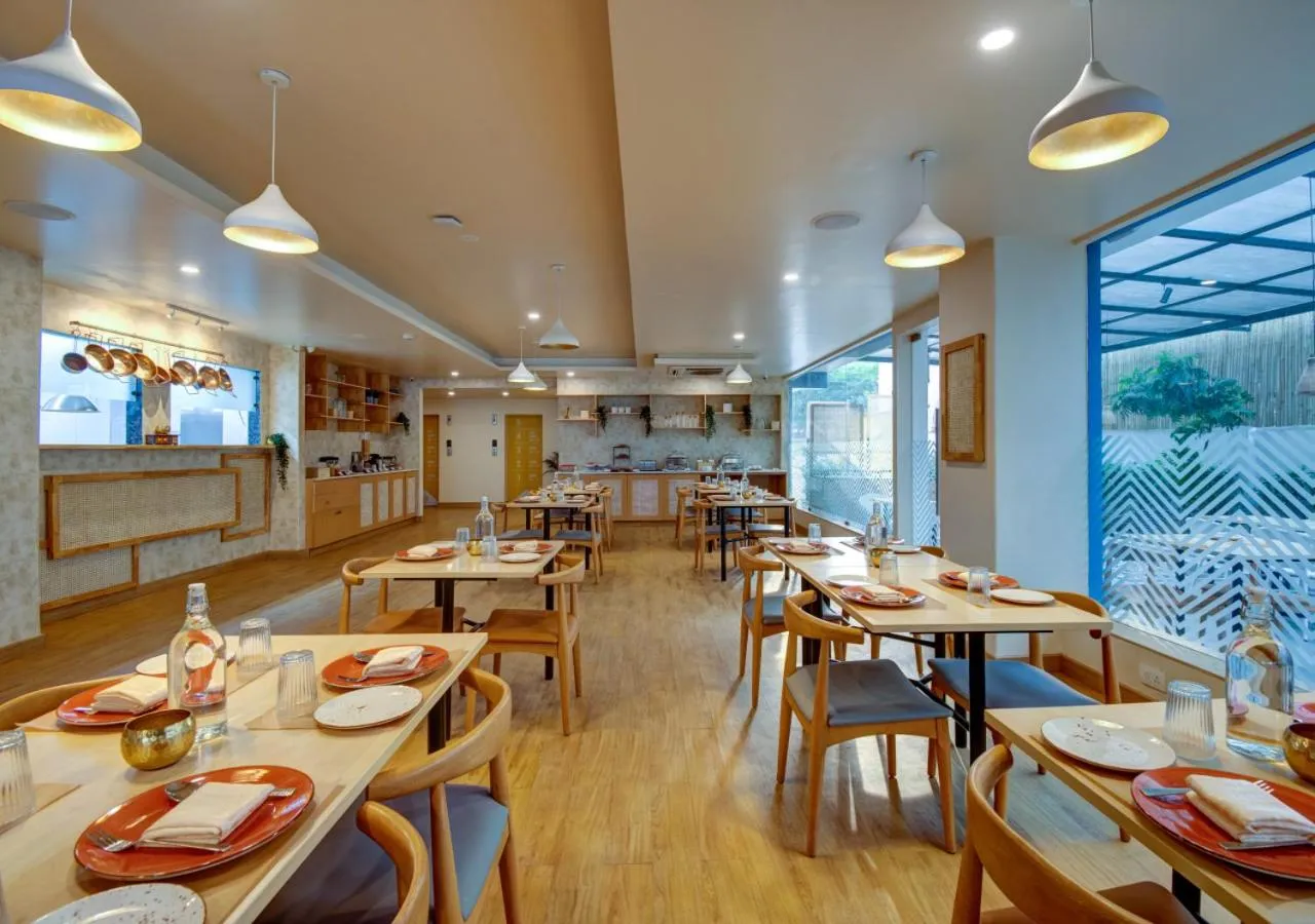 Restaurant/places to eat in Bloom Hotel - HITEC City