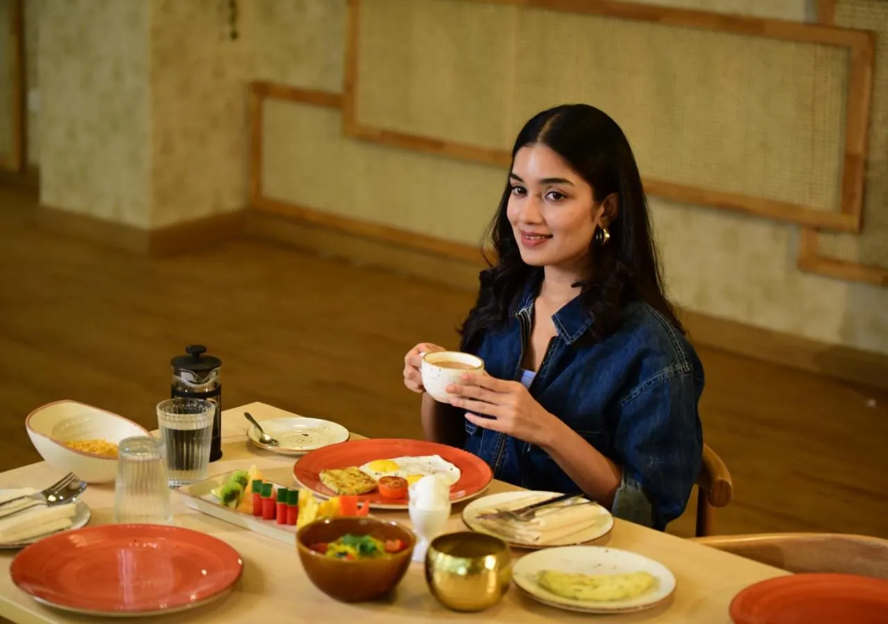 Restaurant/places to eat in Bloom Hotel - HITEC City