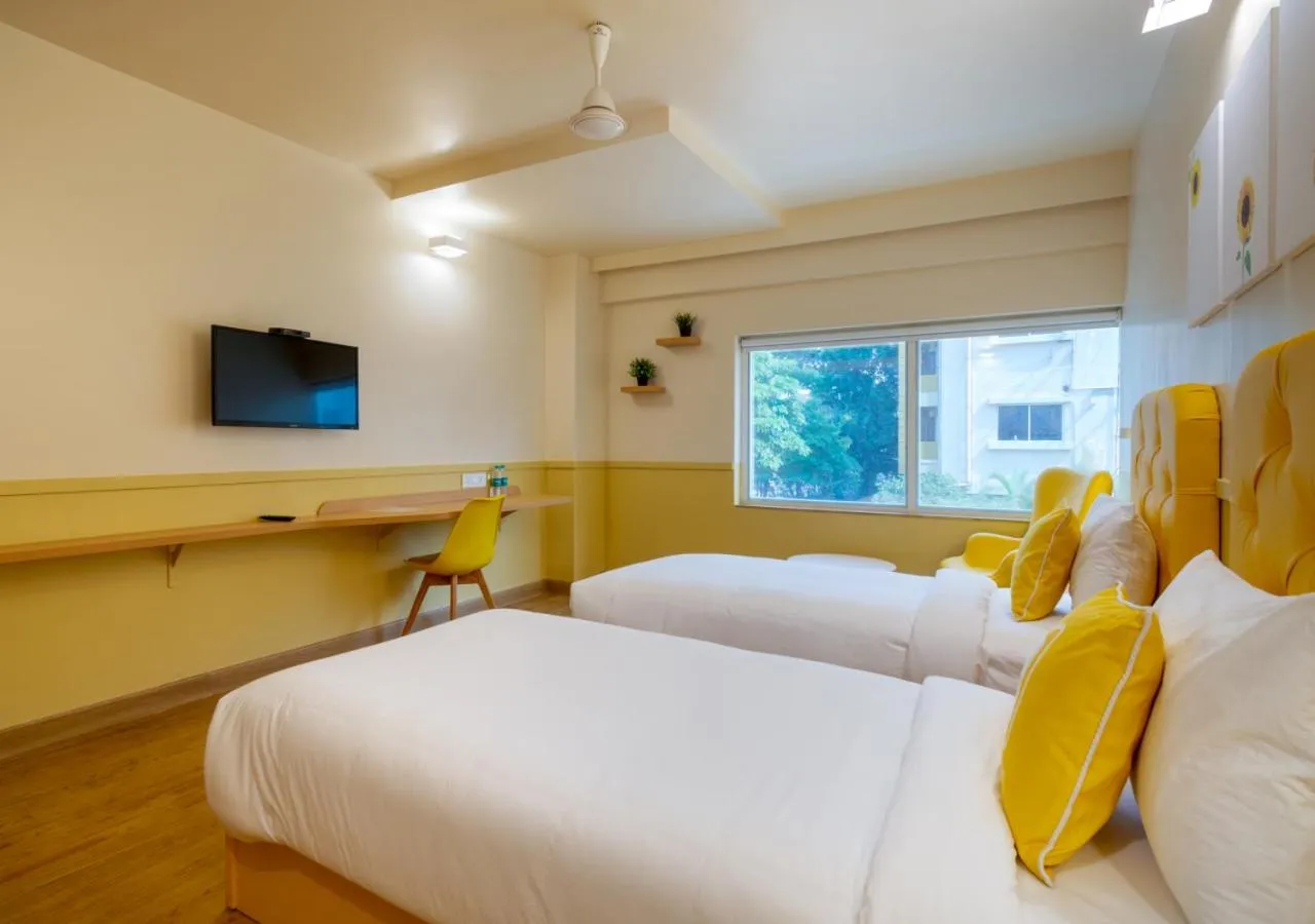 TV and multimedia, Bed in Bloom Hotel - HITEC City