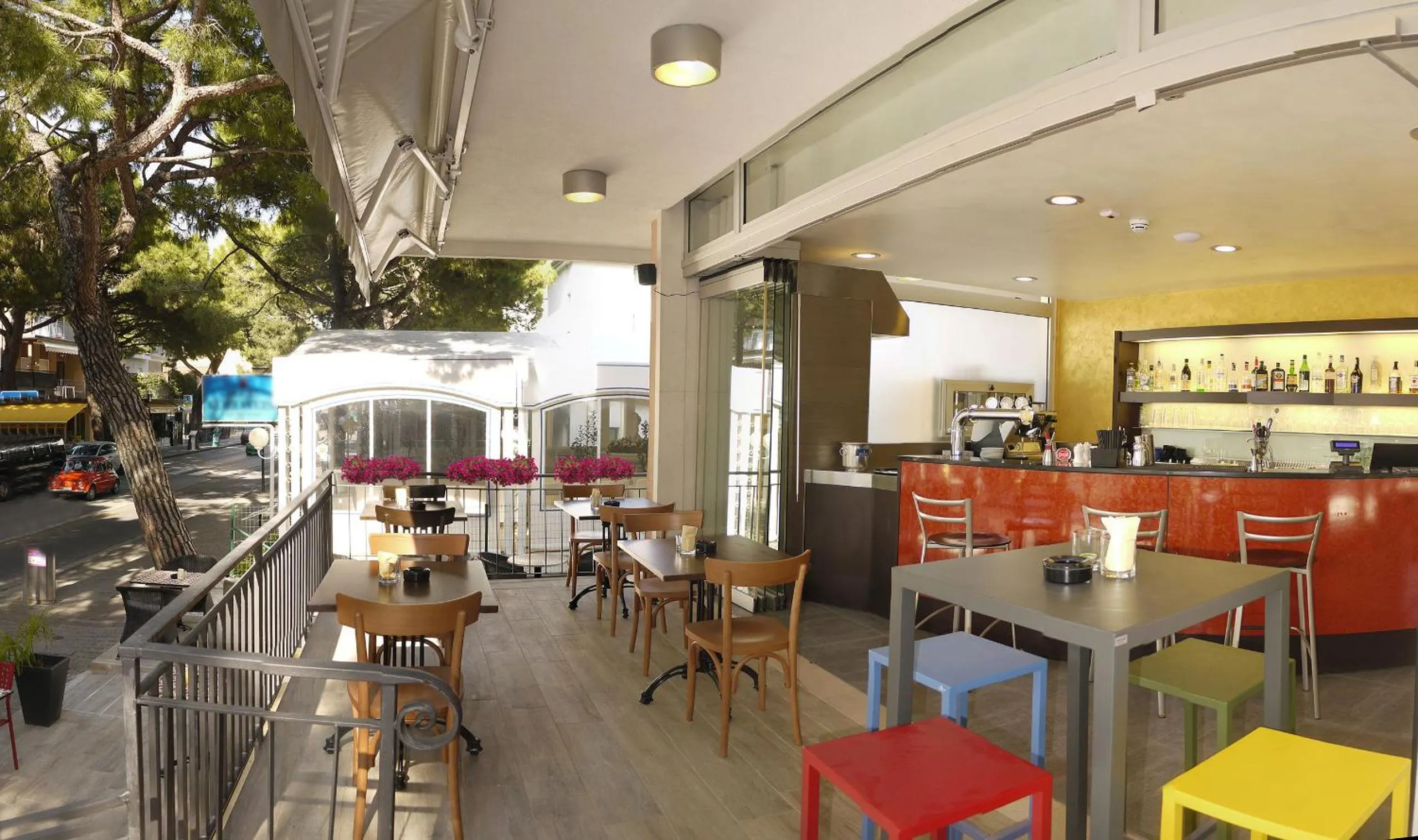 Restaurant/places to eat in Hotel Panorama