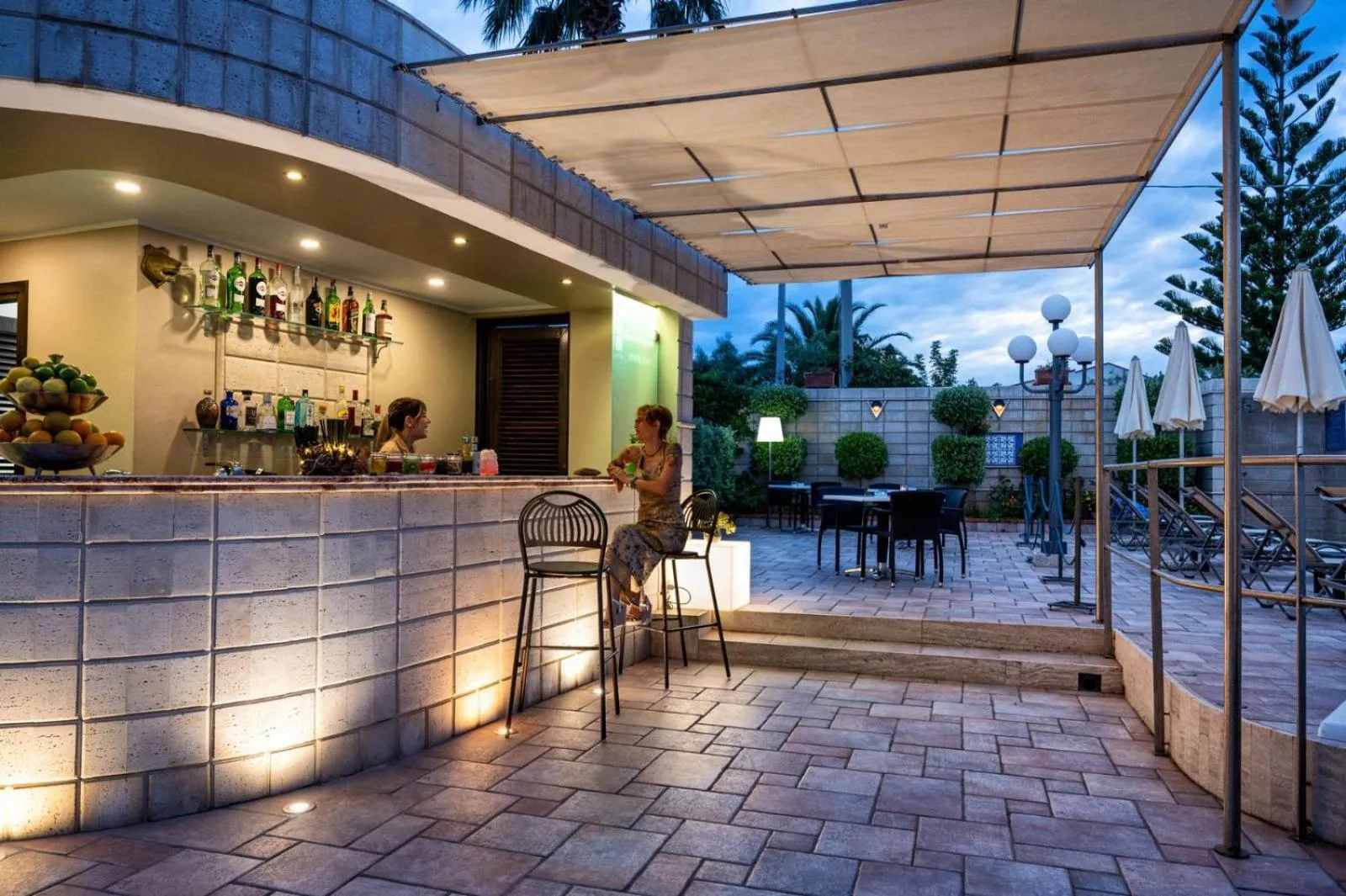 Lounge or bar in Hotel Baia Del Capitano