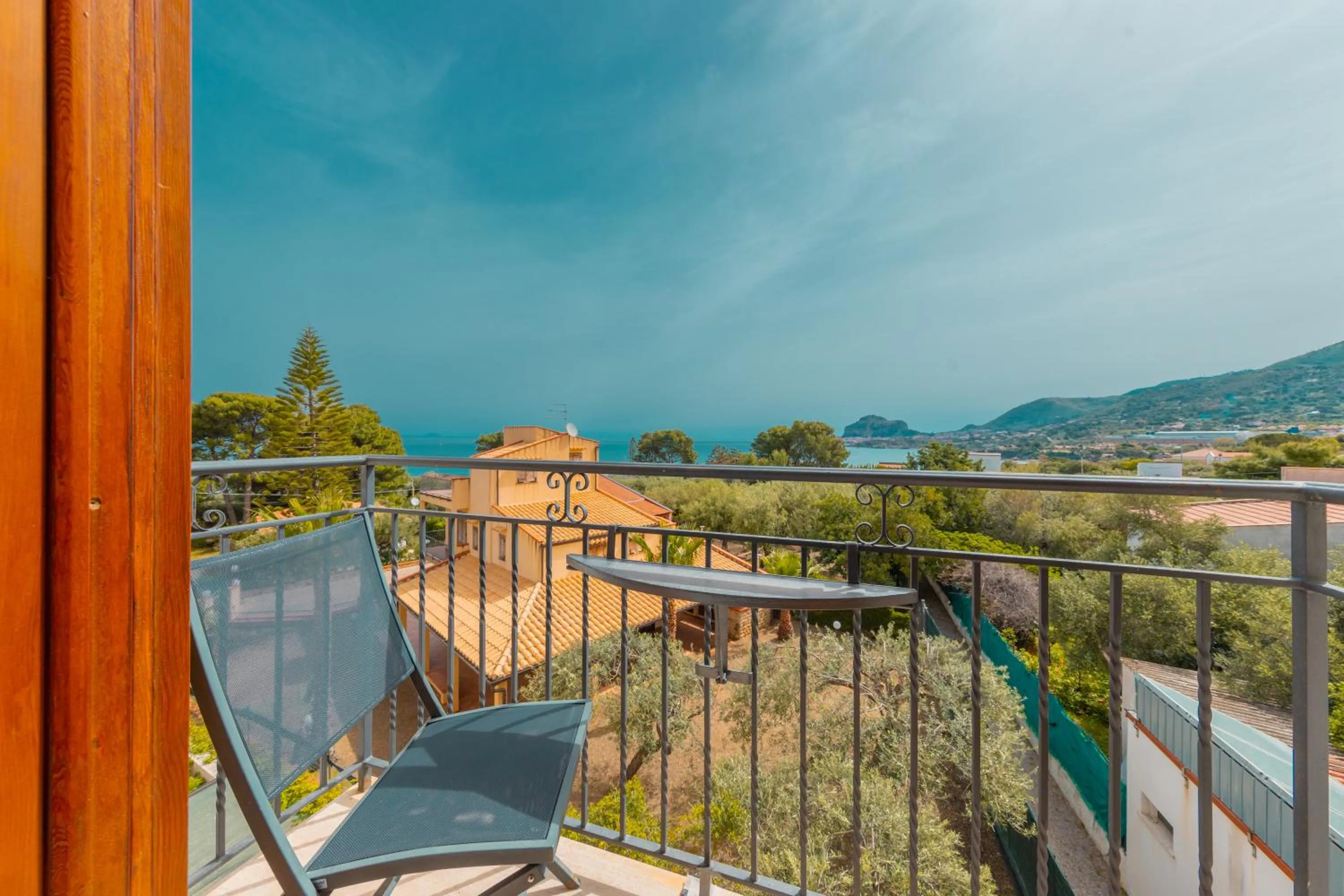 Balcony/Terrace in Hotel Baia Del Capitano