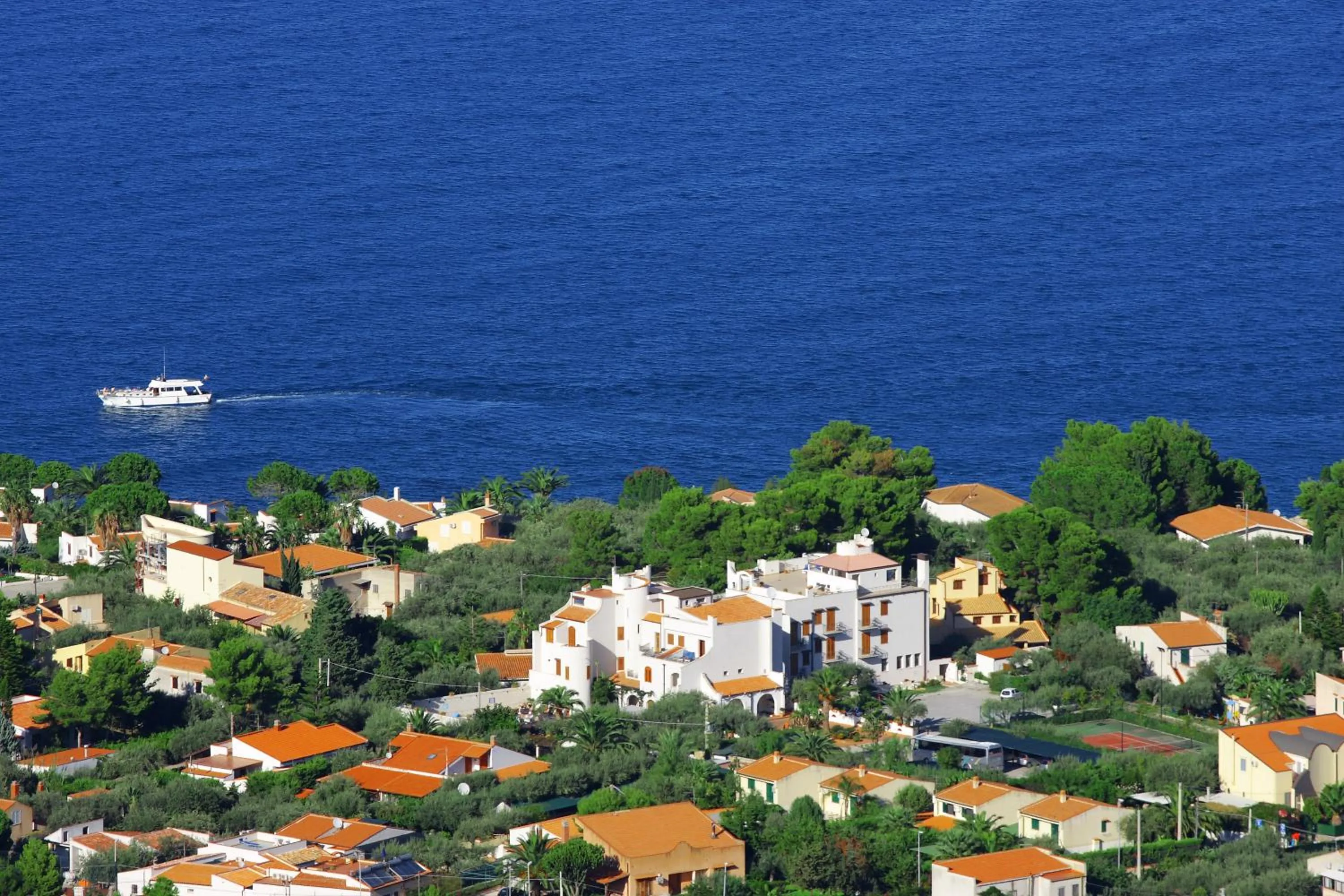 Neighbourhood in Hotel Baia Del Capitano