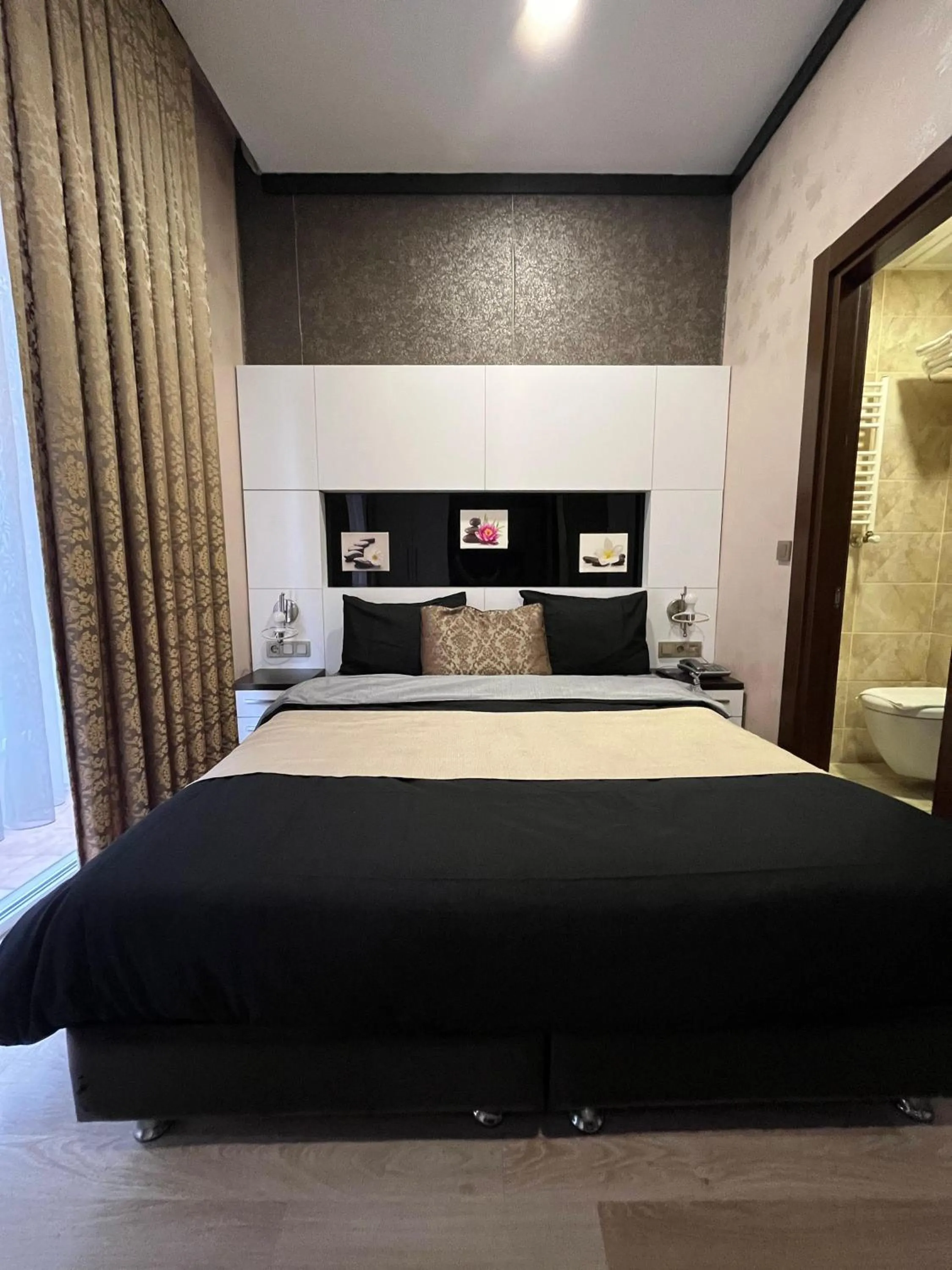 Bed in Taksim Cihangir Fidan Residence Hotel