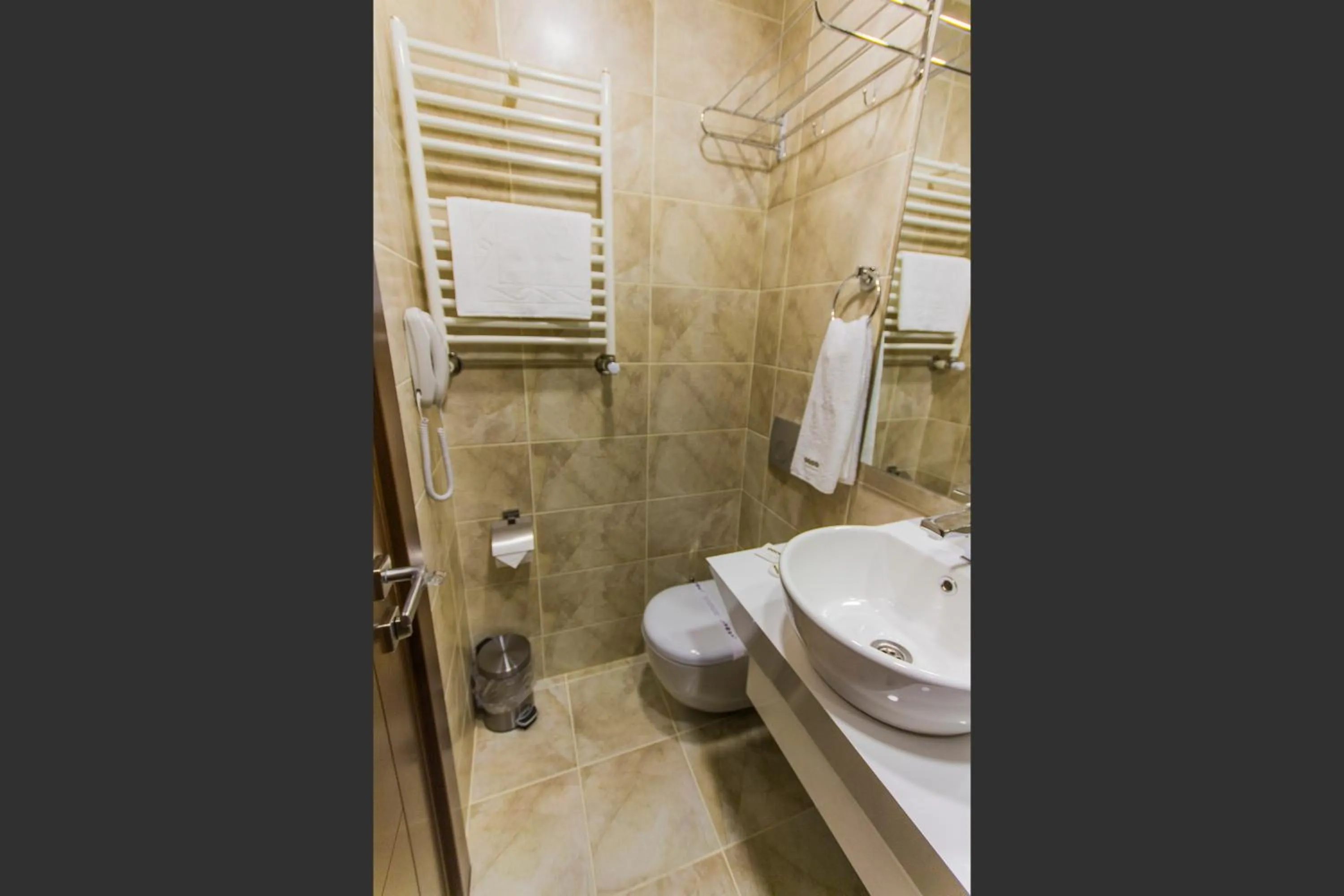 Shower in Taksim Cihangir Fidan Residence Hotel