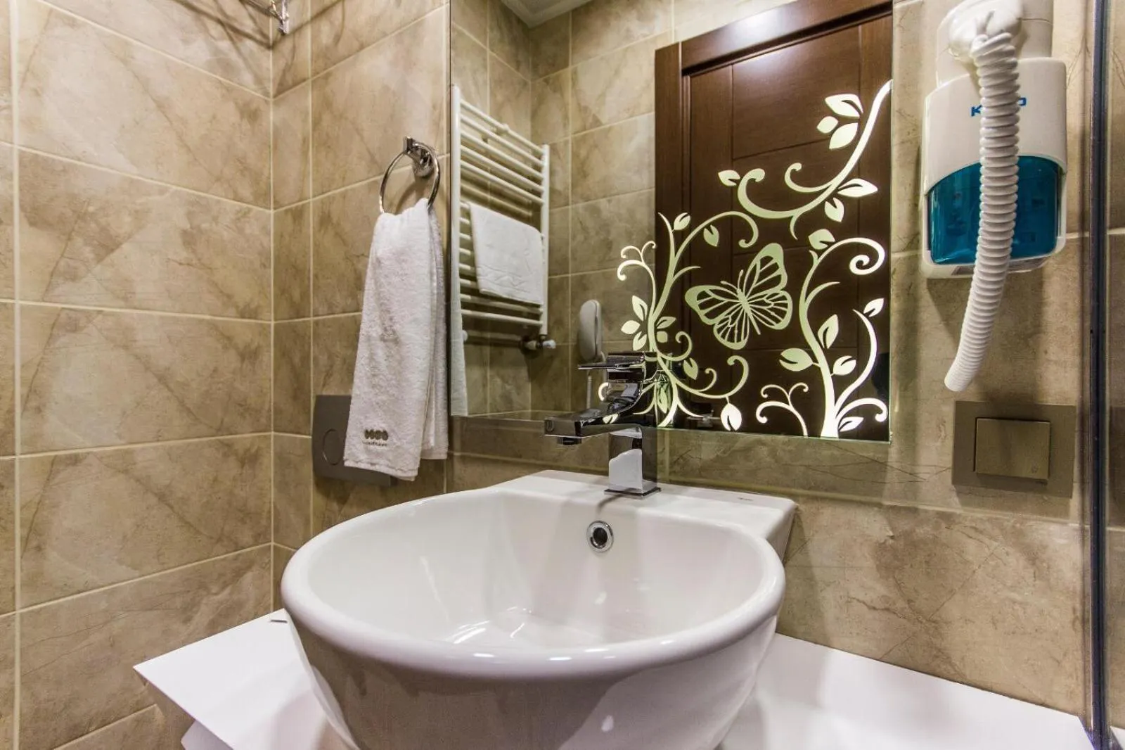 Shower in Taksim Cihangir Fidan Residence Hotel