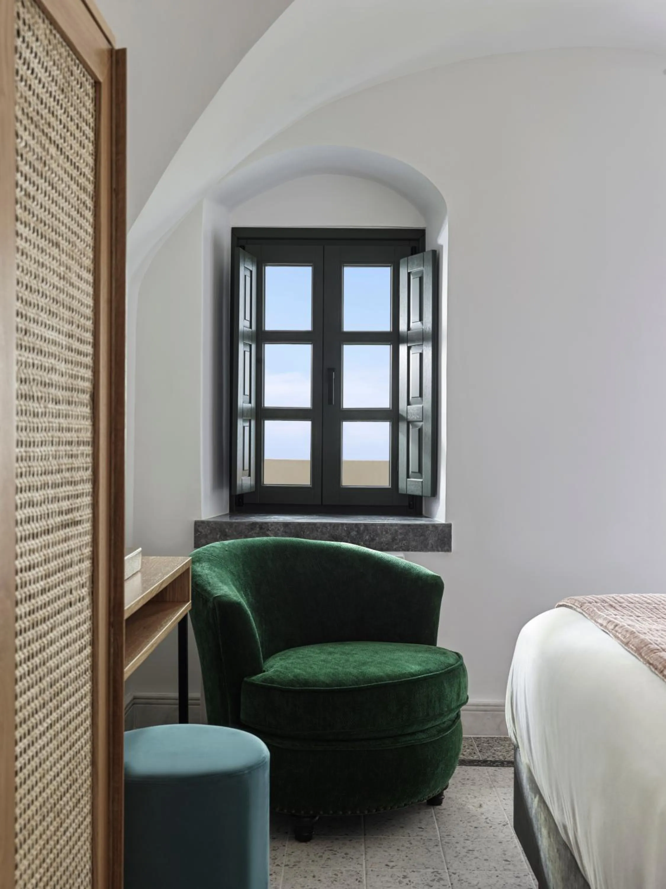 Seating area, Bed in La Maltese Estate