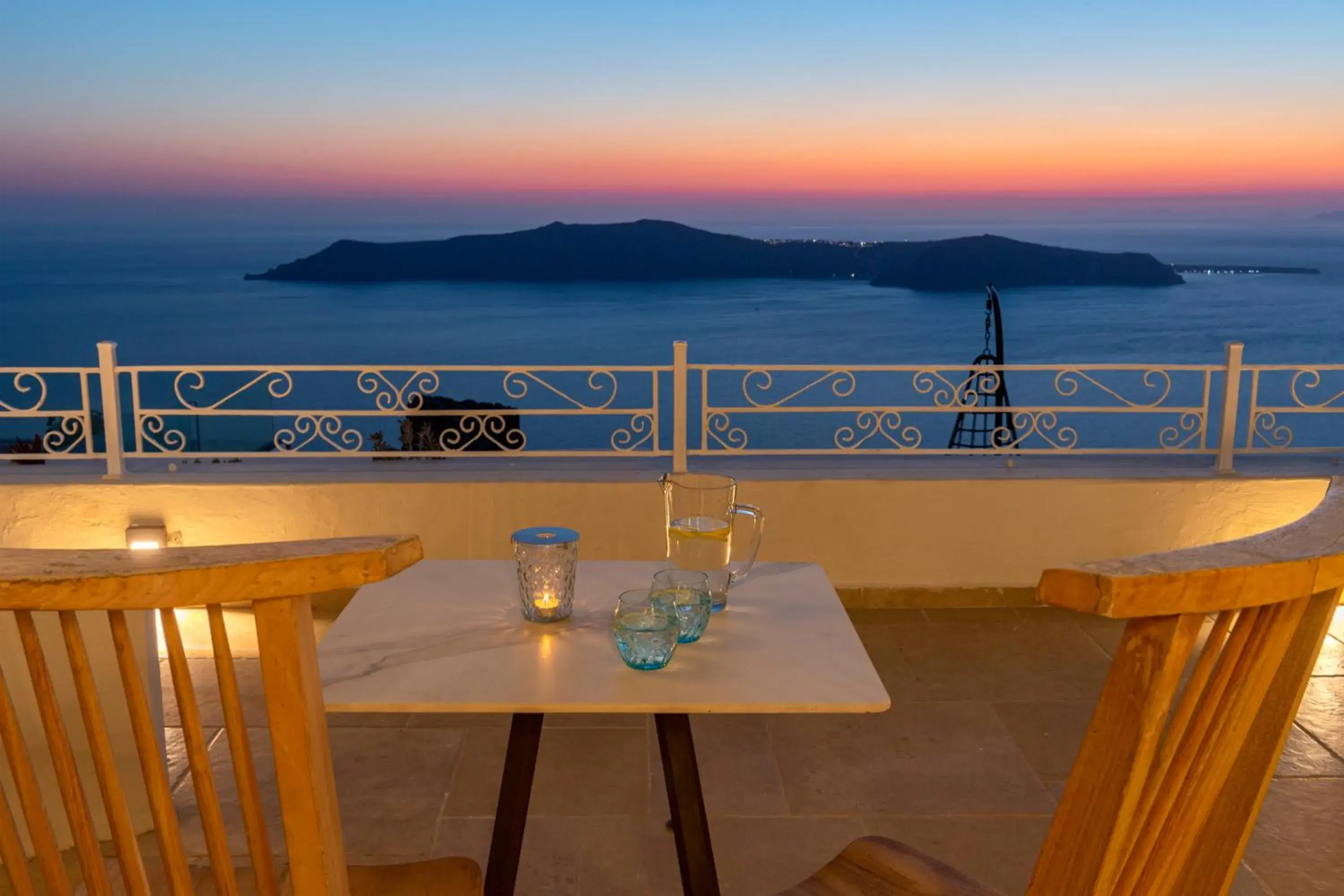 Honeymoon Hot Tub Caldera View in La Maltese Estate Honeymoon Hot Tub Caldera View in La Maltese Estate