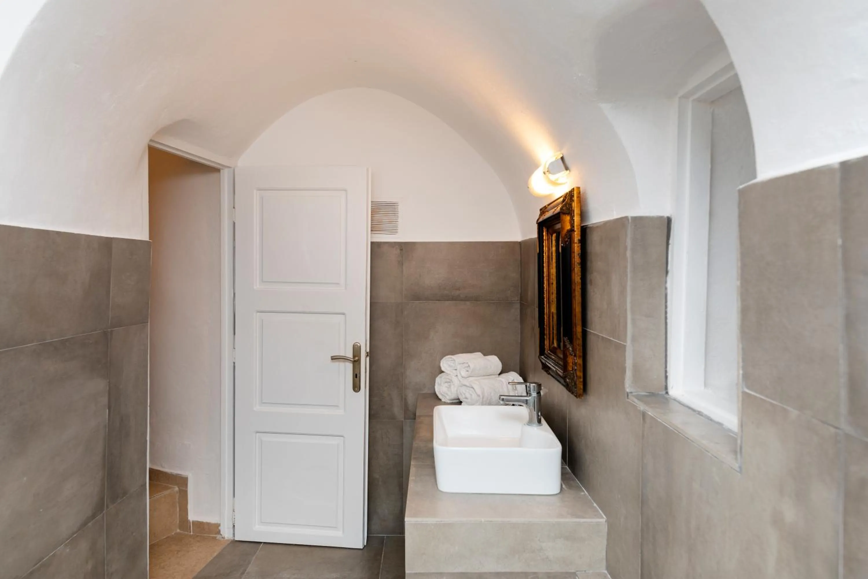 Bathroom in La Maltese Estate