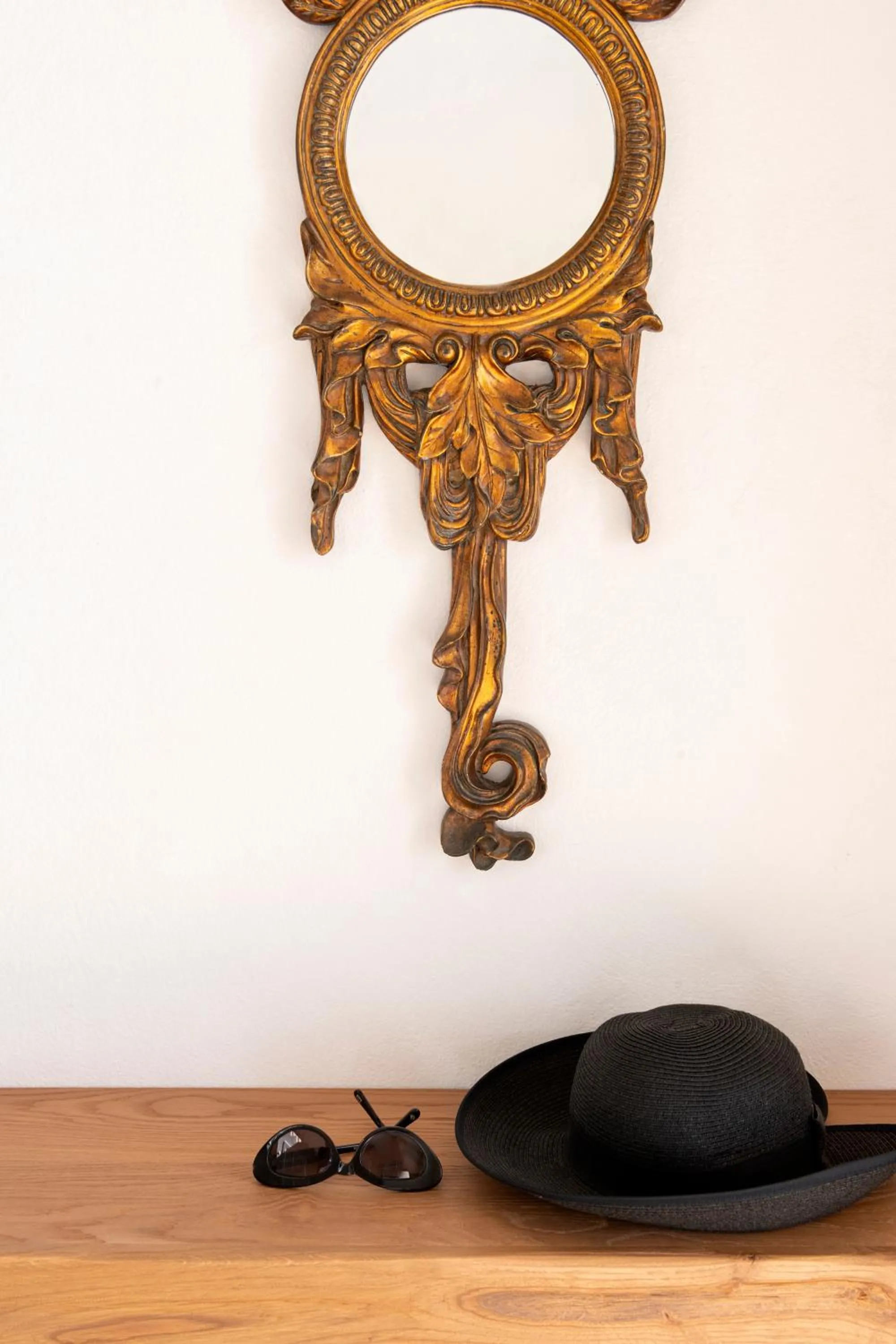 Decorative detail in La Maltese Estate