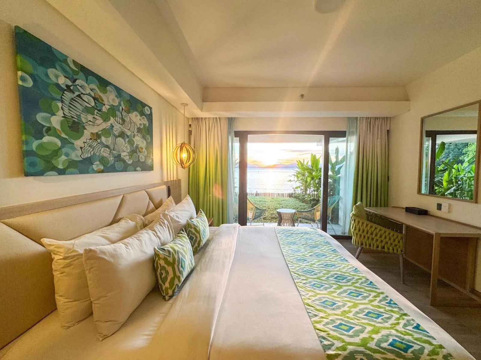 Bed in Lime Resort El Nido
