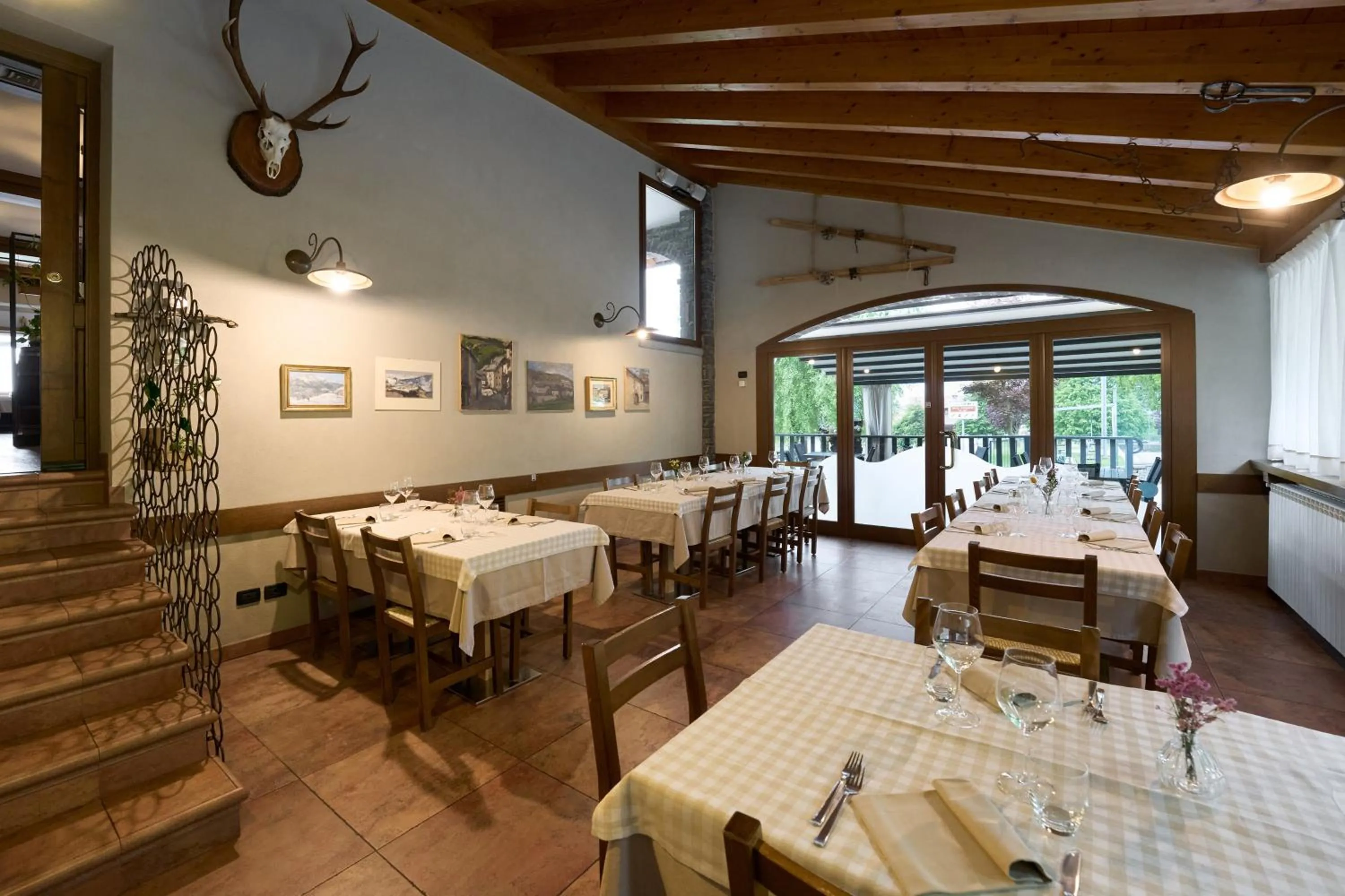 Restaurant/places to eat in Albergo Moderno & Spa