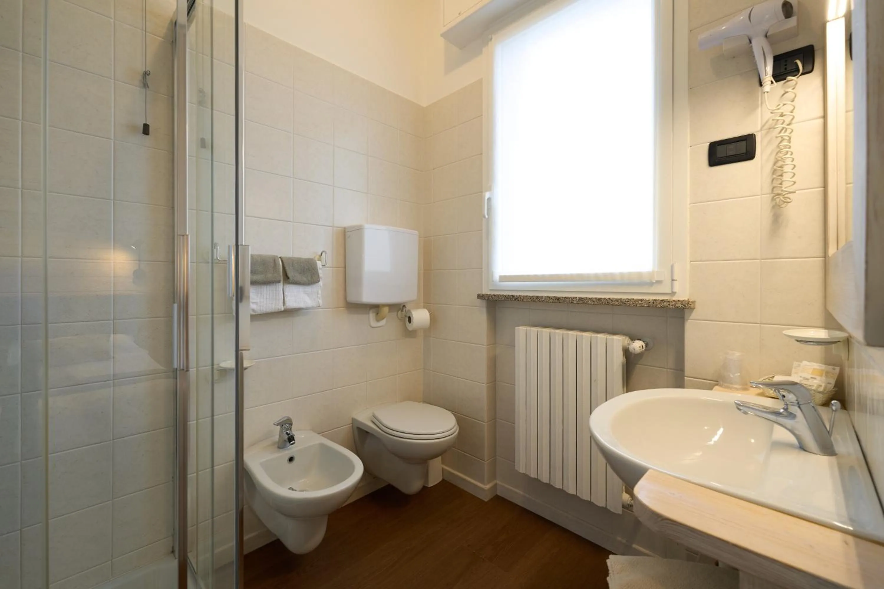 Shower in Albergo Moderno & Spa