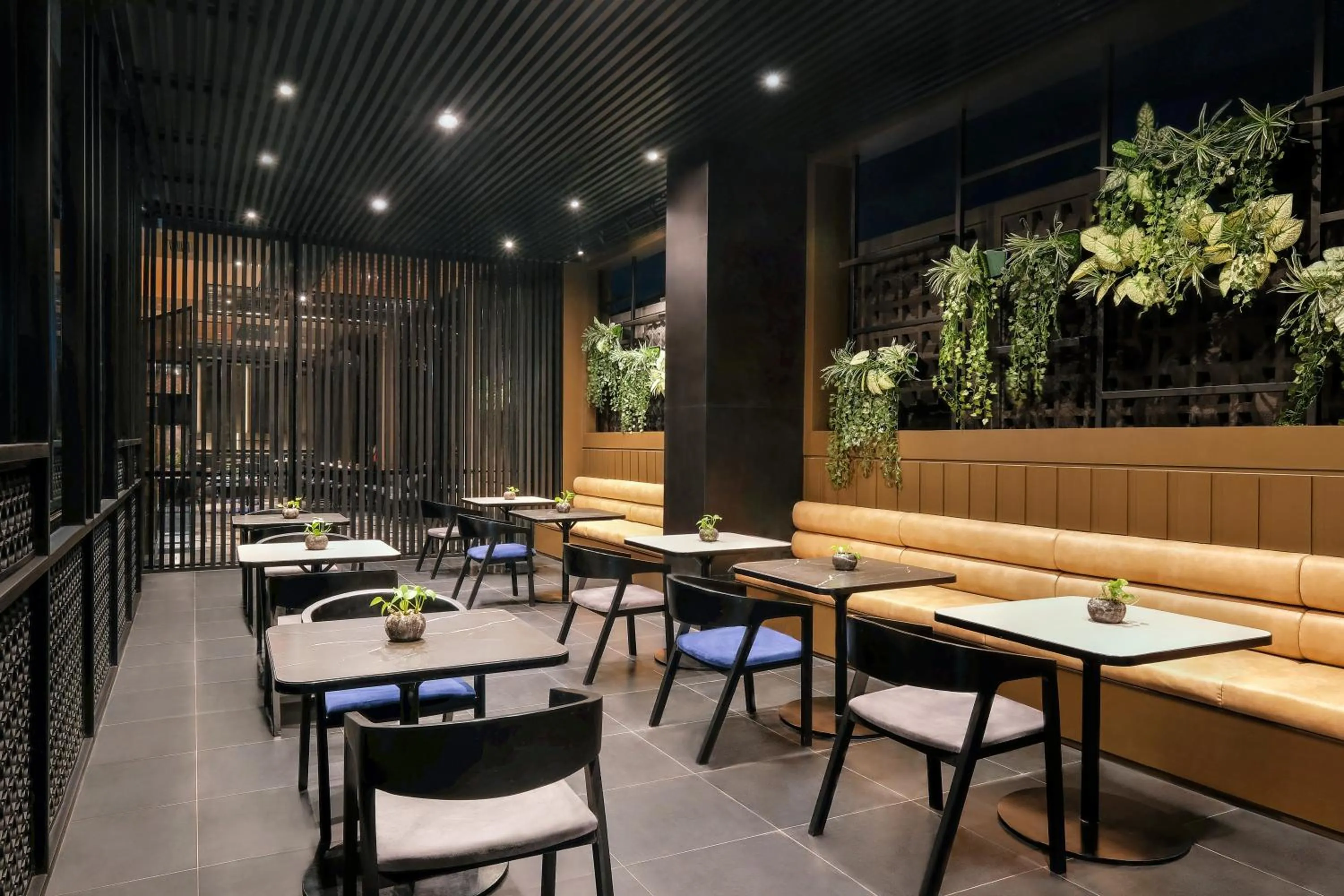 Restaurant/places to eat in ibis Surabaya Tidar