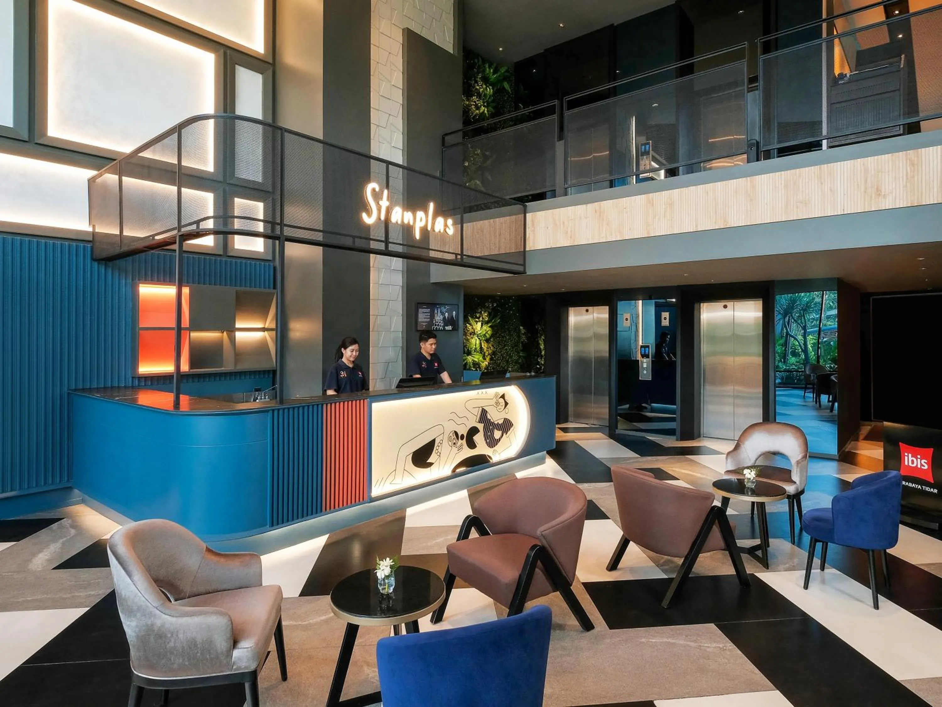 Lobby or reception in ibis Surabaya Tidar