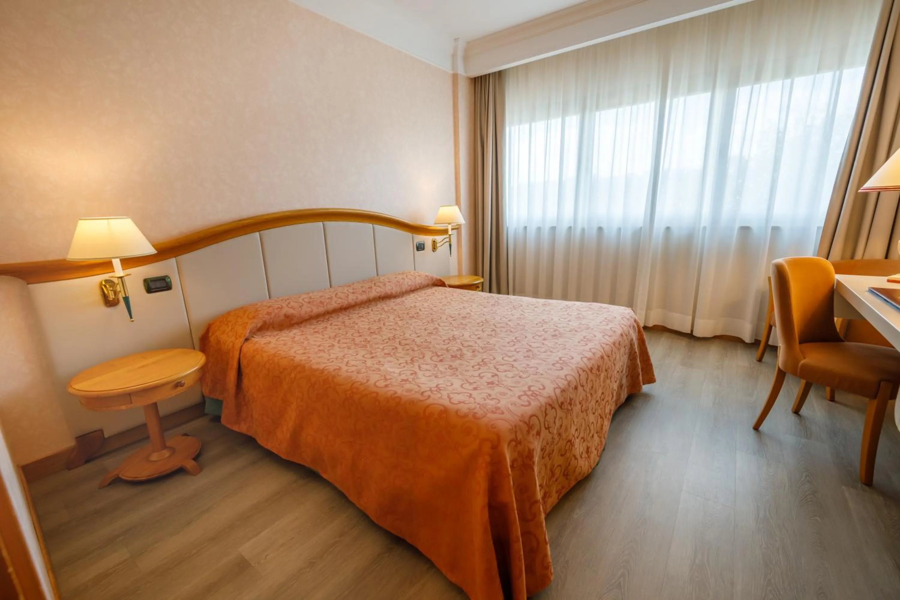 Bed in Perugia Plaza Hotel