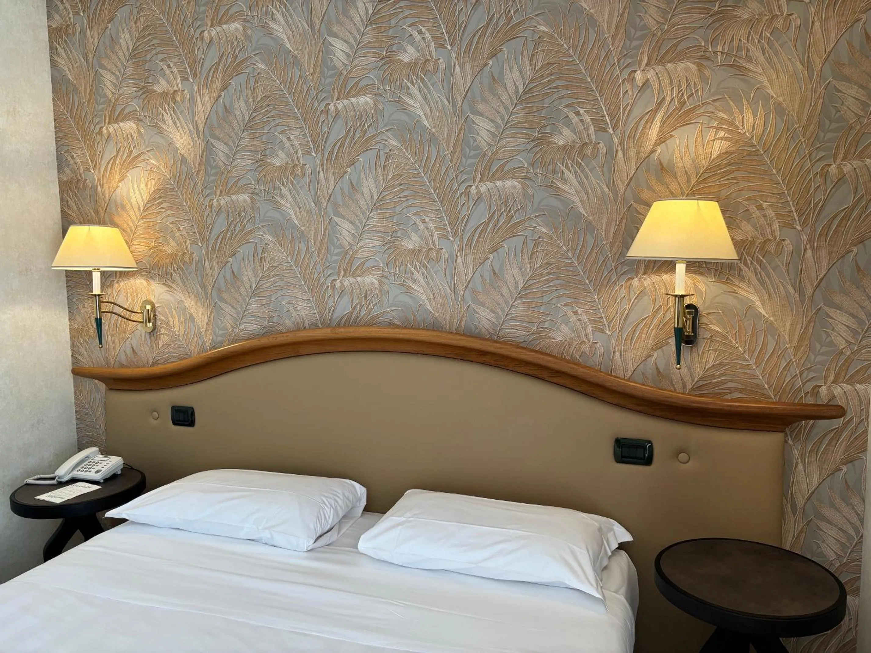 Bedroom, Bed in Perugia Plaza Hotel