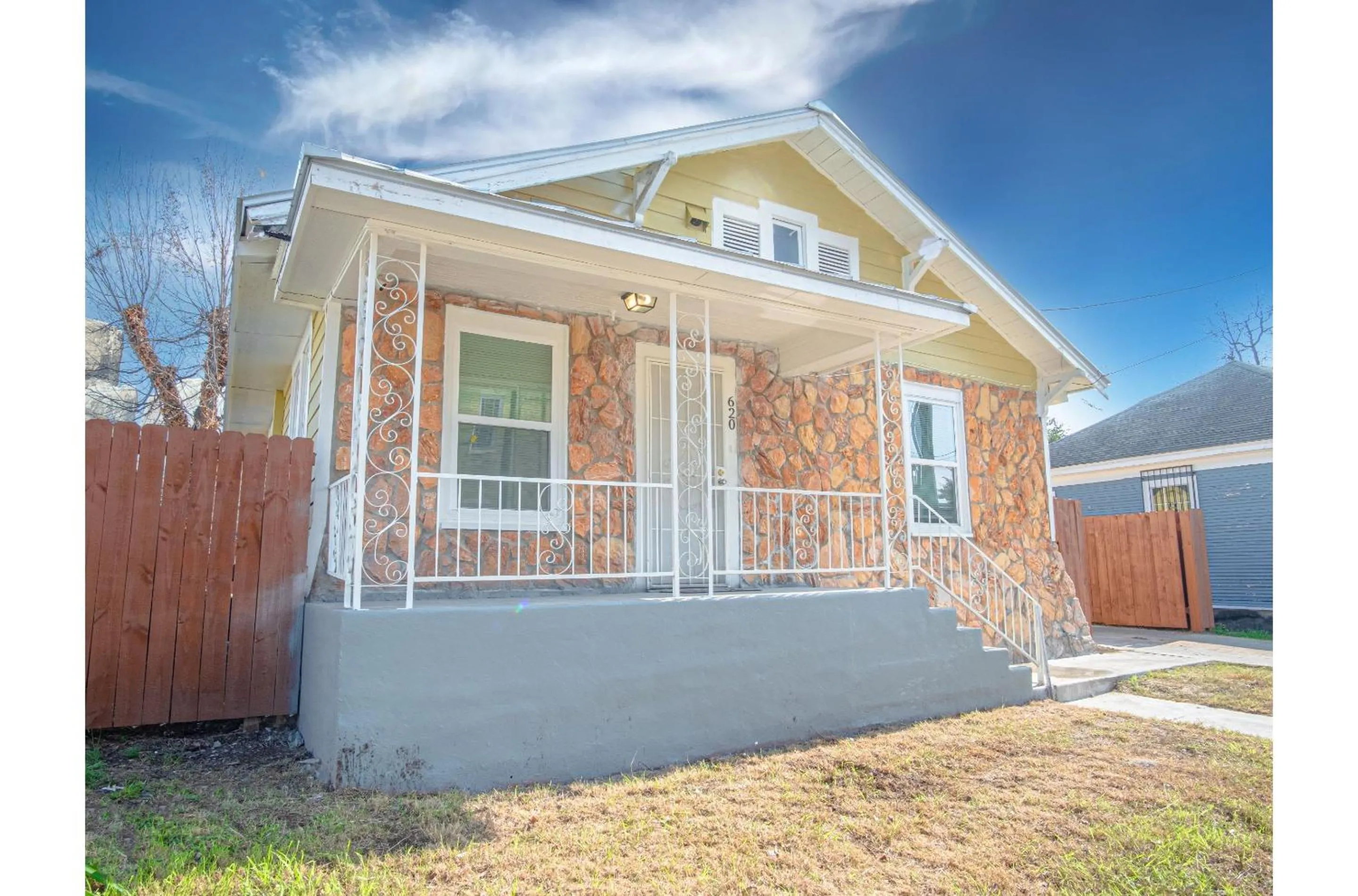 Property building in Wonderful 3 BR 2 BA Near Downtown