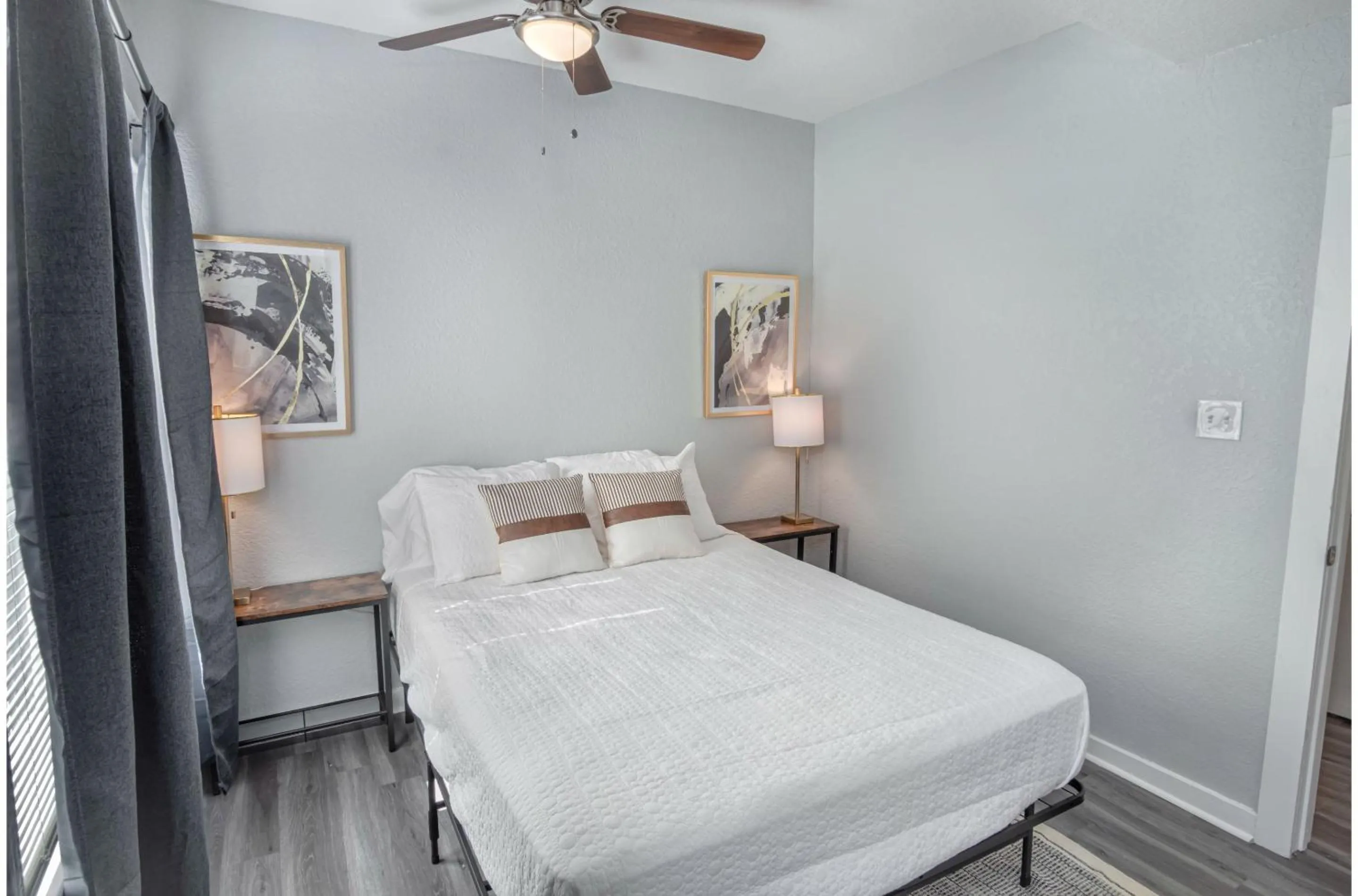 Bed in Wonderful 3 BR 2 BA Near Downtown