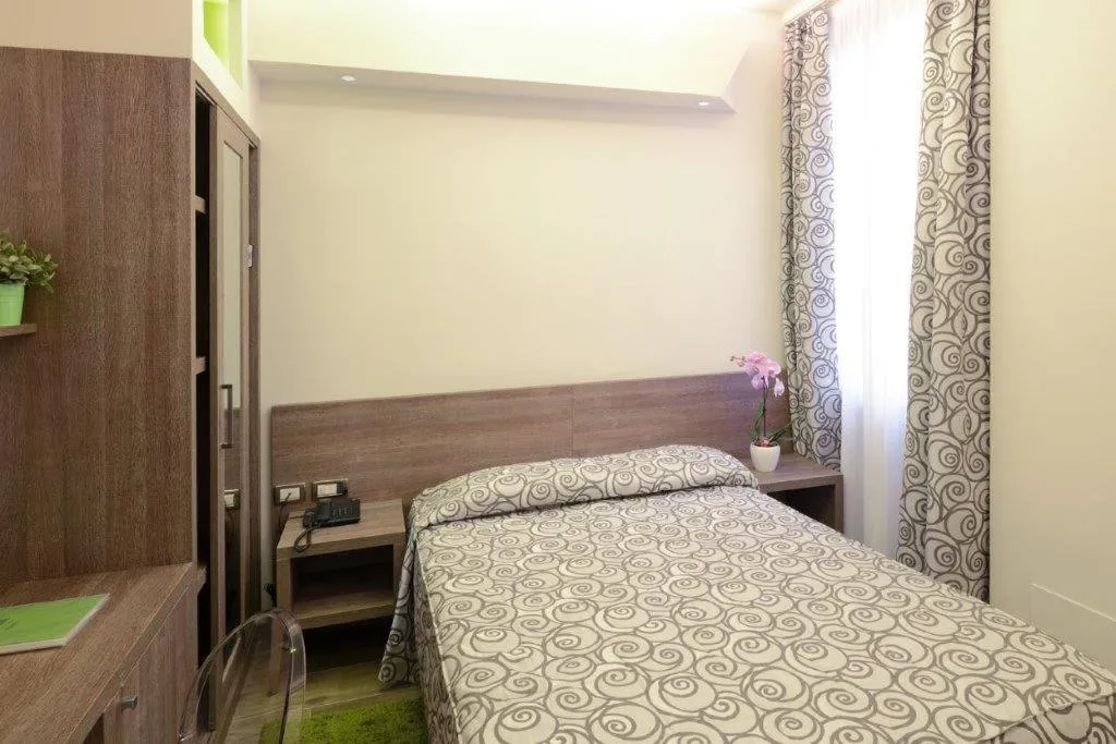 Photo of the whole room, Bed in Hotel Sempione