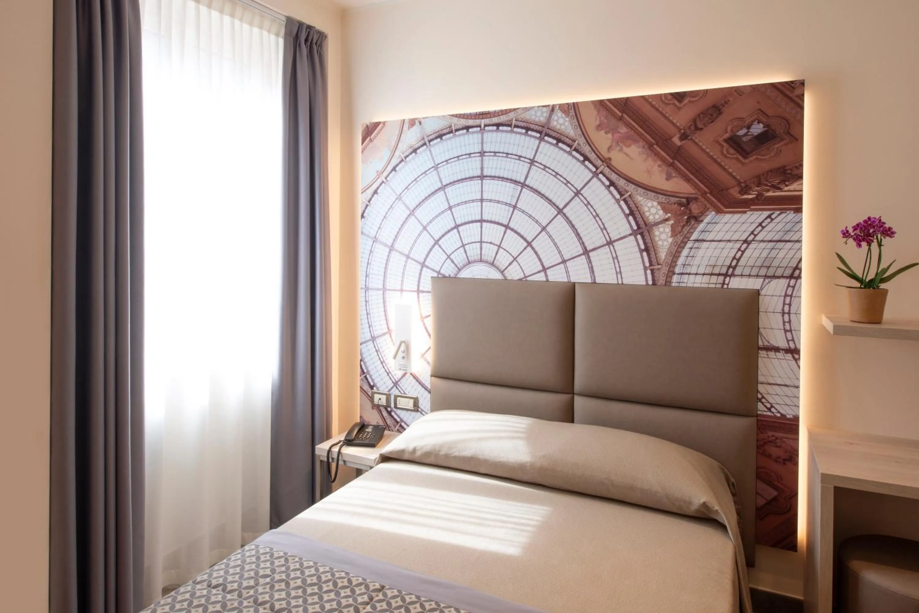 Bedroom, Bed in Hotel Sempione