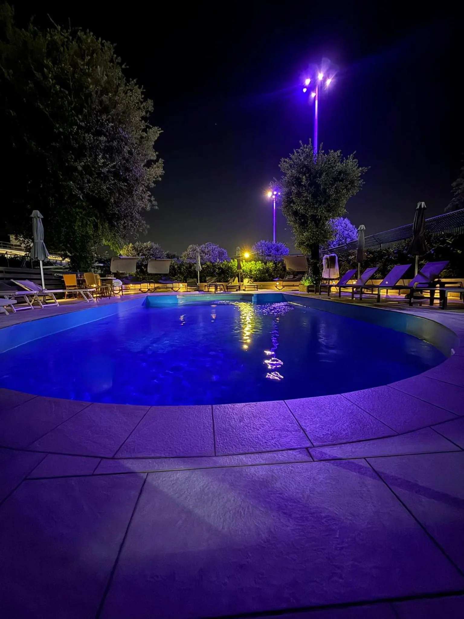 Swimming pool in Capodichino International Hotel