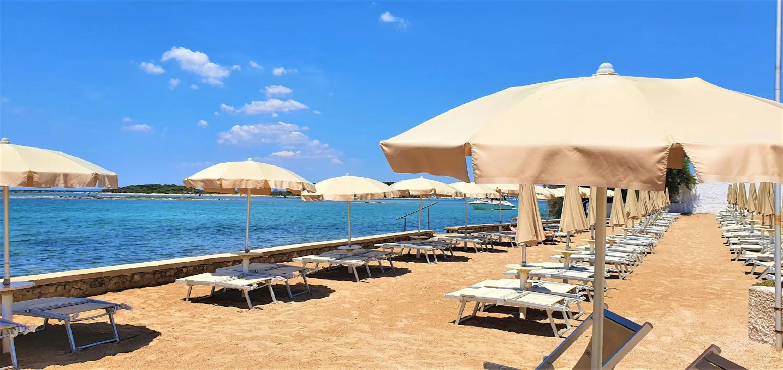 Beach in Hotel Lo Scoglio