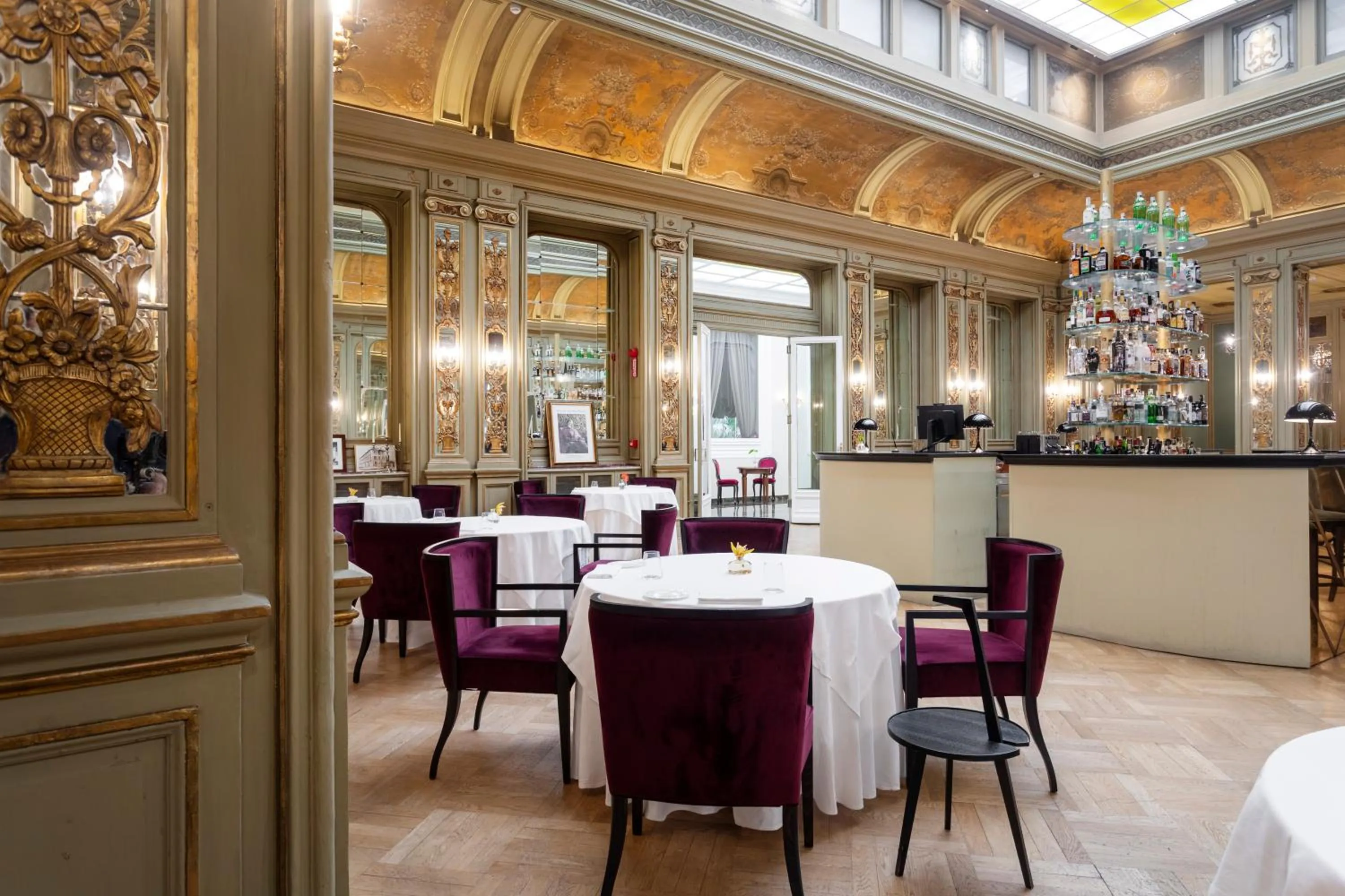 Restaurant/places to eat in Grand Hotel Et Des Palmes