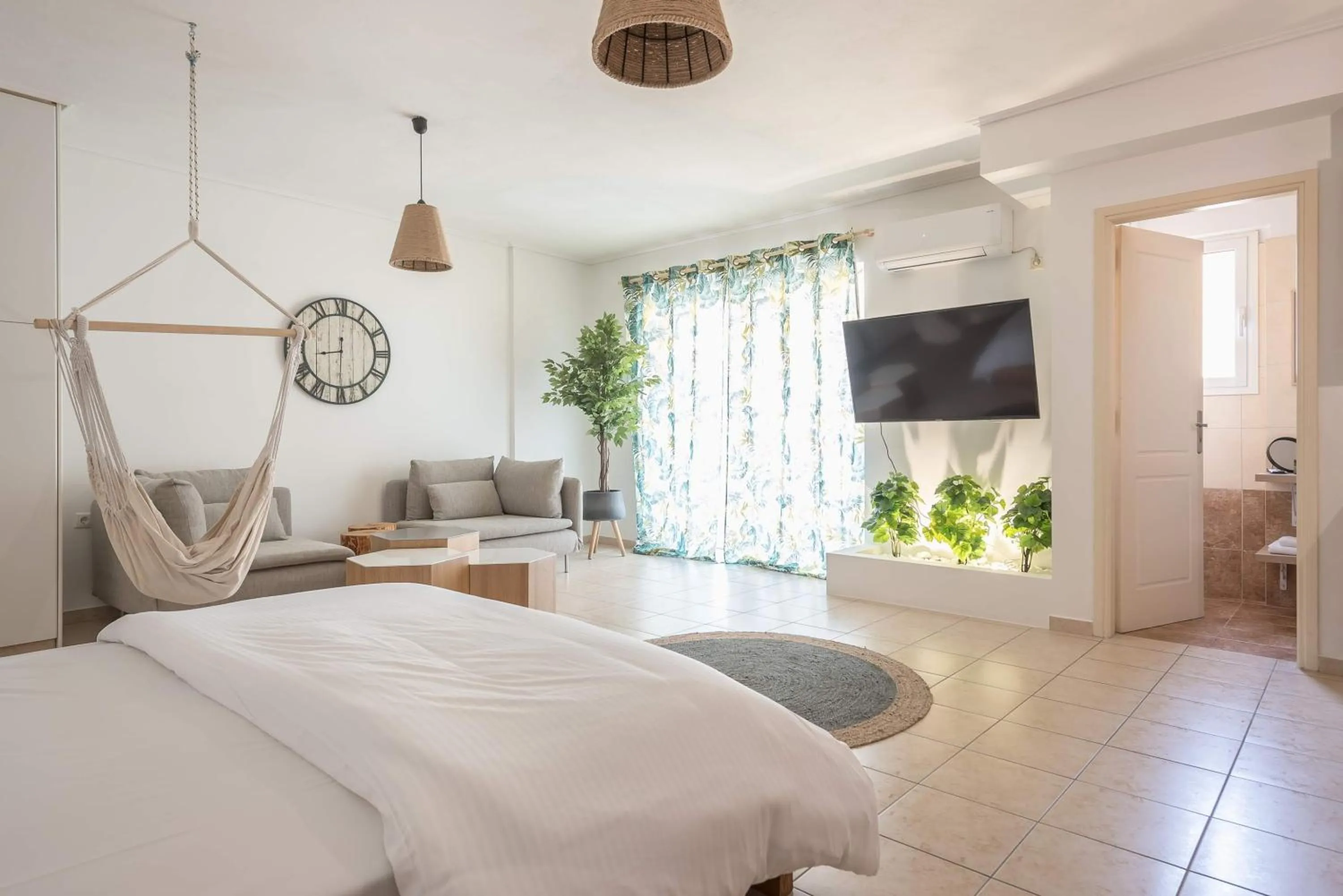 Photo of the whole room, Bed in Athenian home