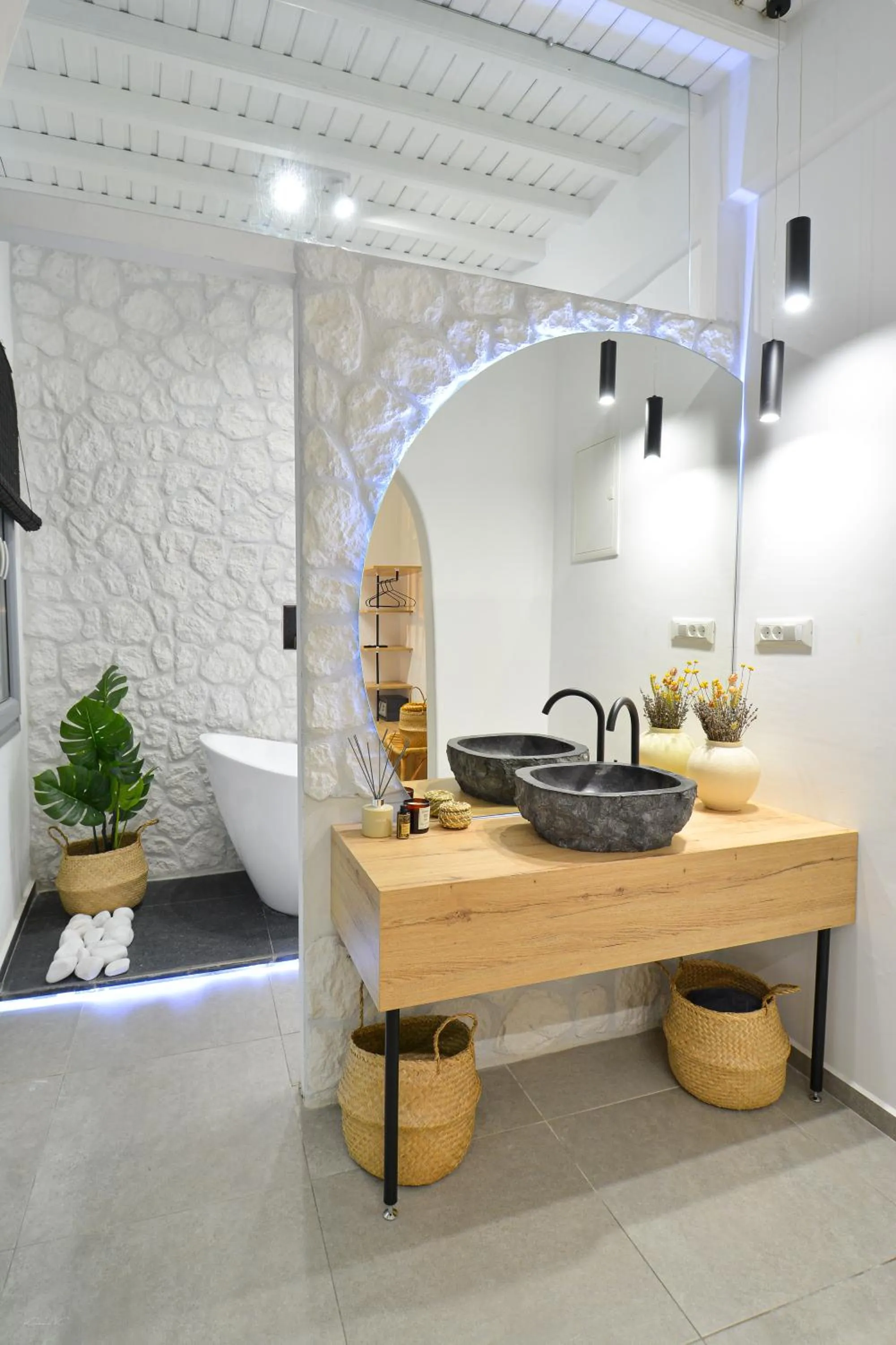 Bathroom in Oikia Suites Mykonos