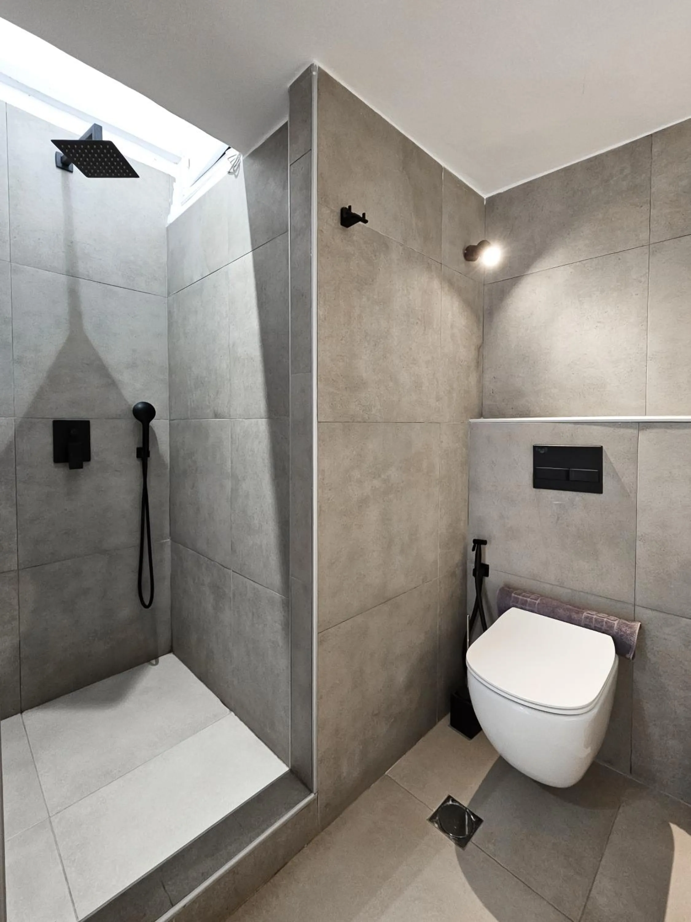 Toilet in Oikia Suites Mykonos