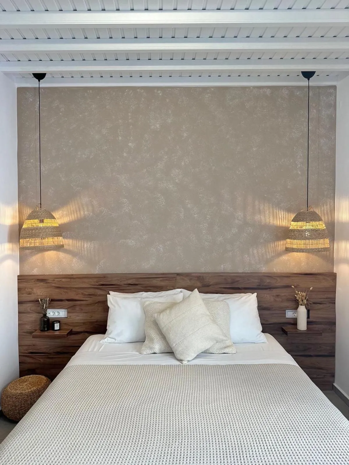 Bed in Oikia Suites Mykonos