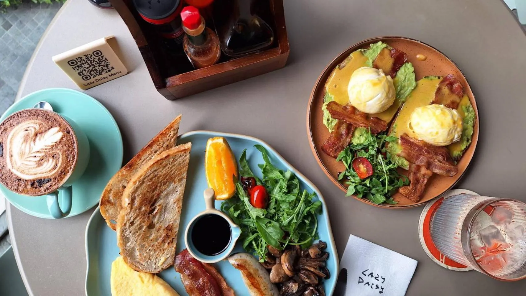 Restaurant/places to eat in Gardina Asoke Hotel & Residence