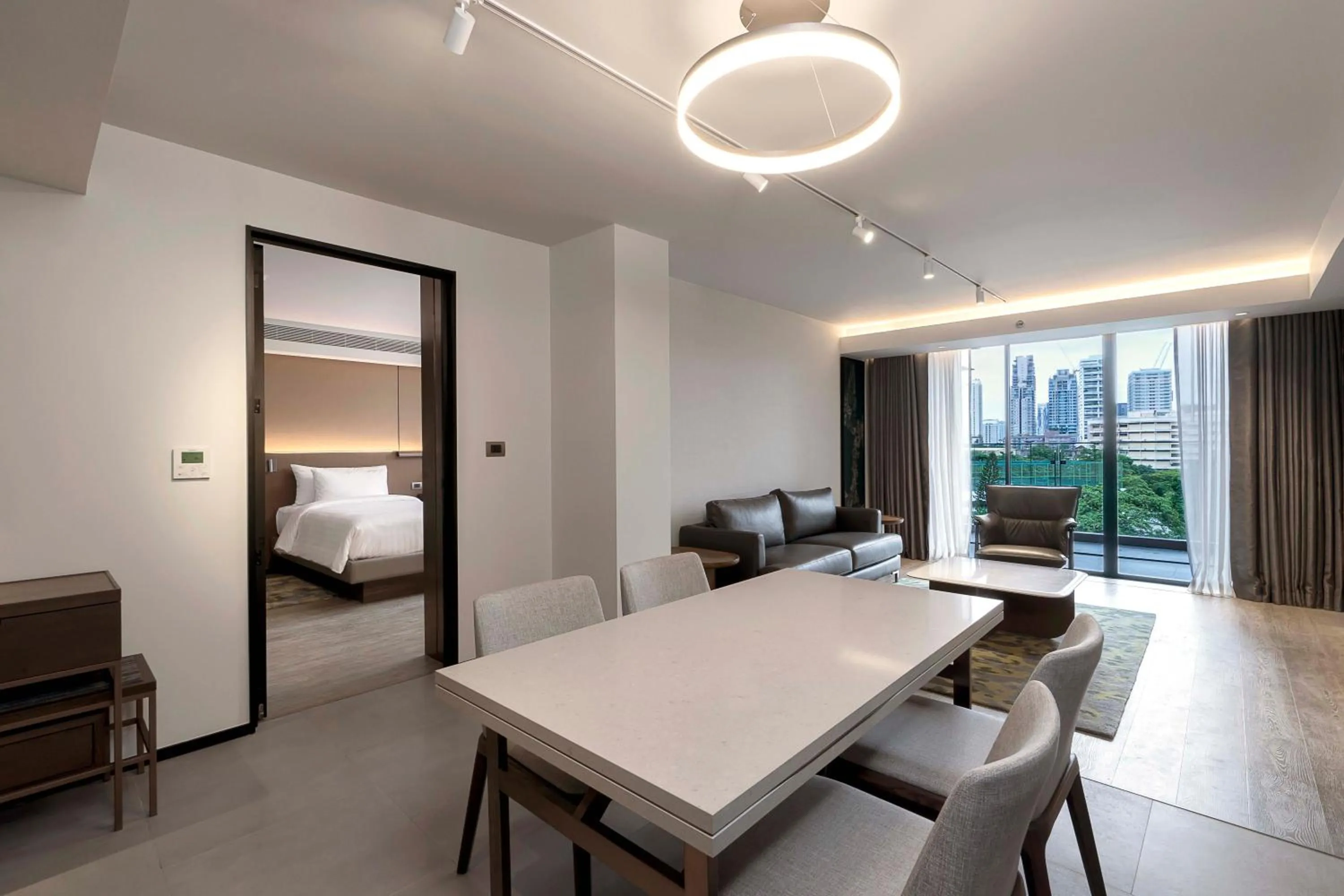 Dining area, Bed in Gardina Asoke Hotel & Residence