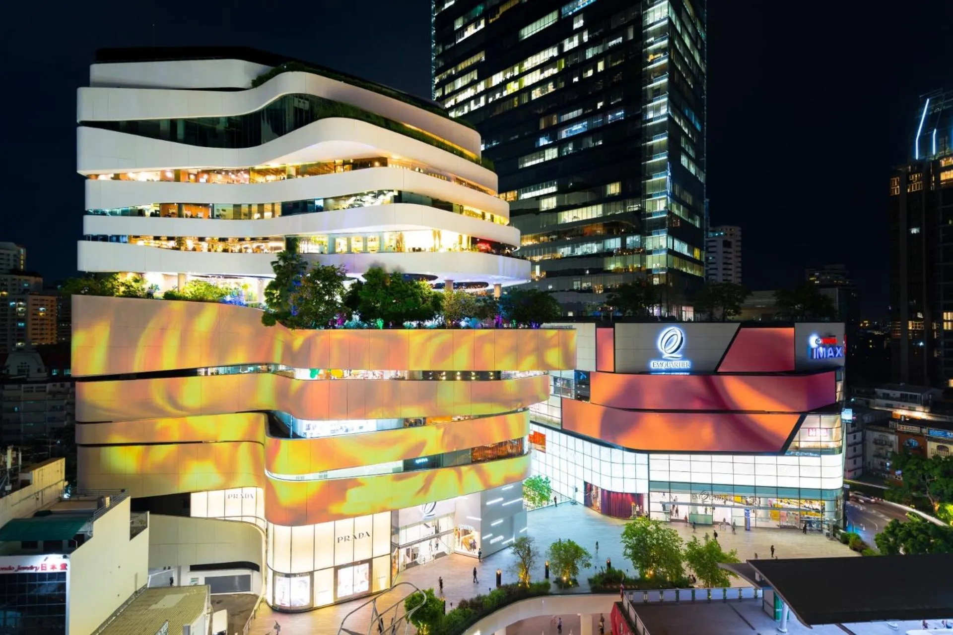 Nearby landmark in Gardina Asoke Hotel & Residence