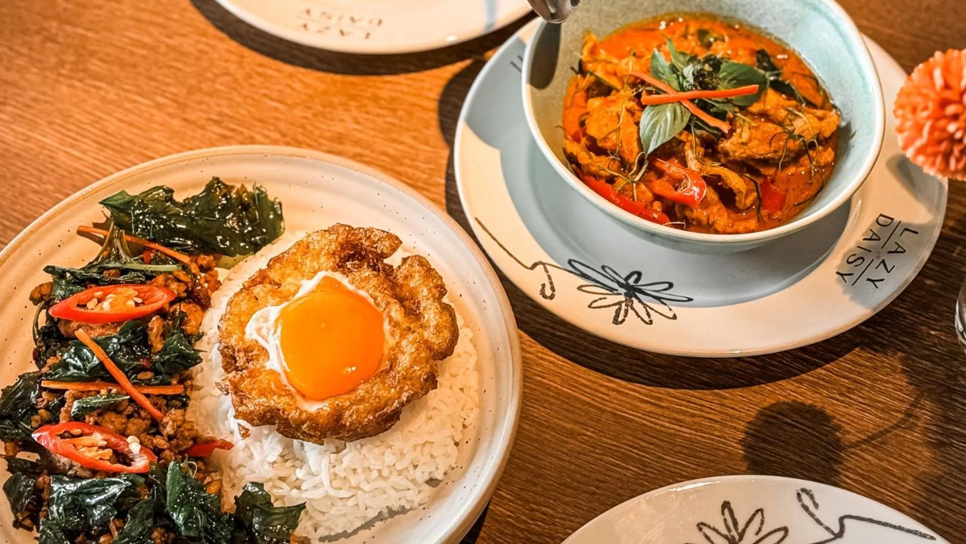 Restaurant/places to eat in Gardina Asoke Hotel & Residence