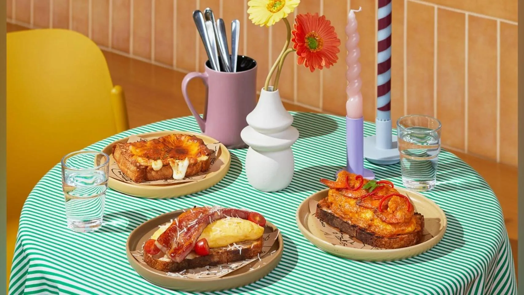 Restaurant/places to eat in Gardina Asoke Hotel & Residence