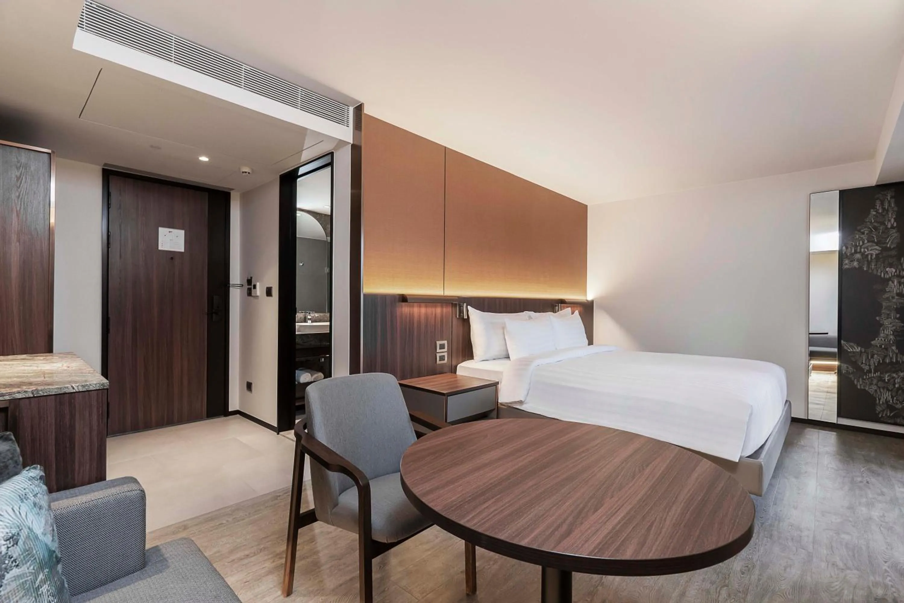 Bedroom, Bed in Gardina Asoke Hotel & Residence