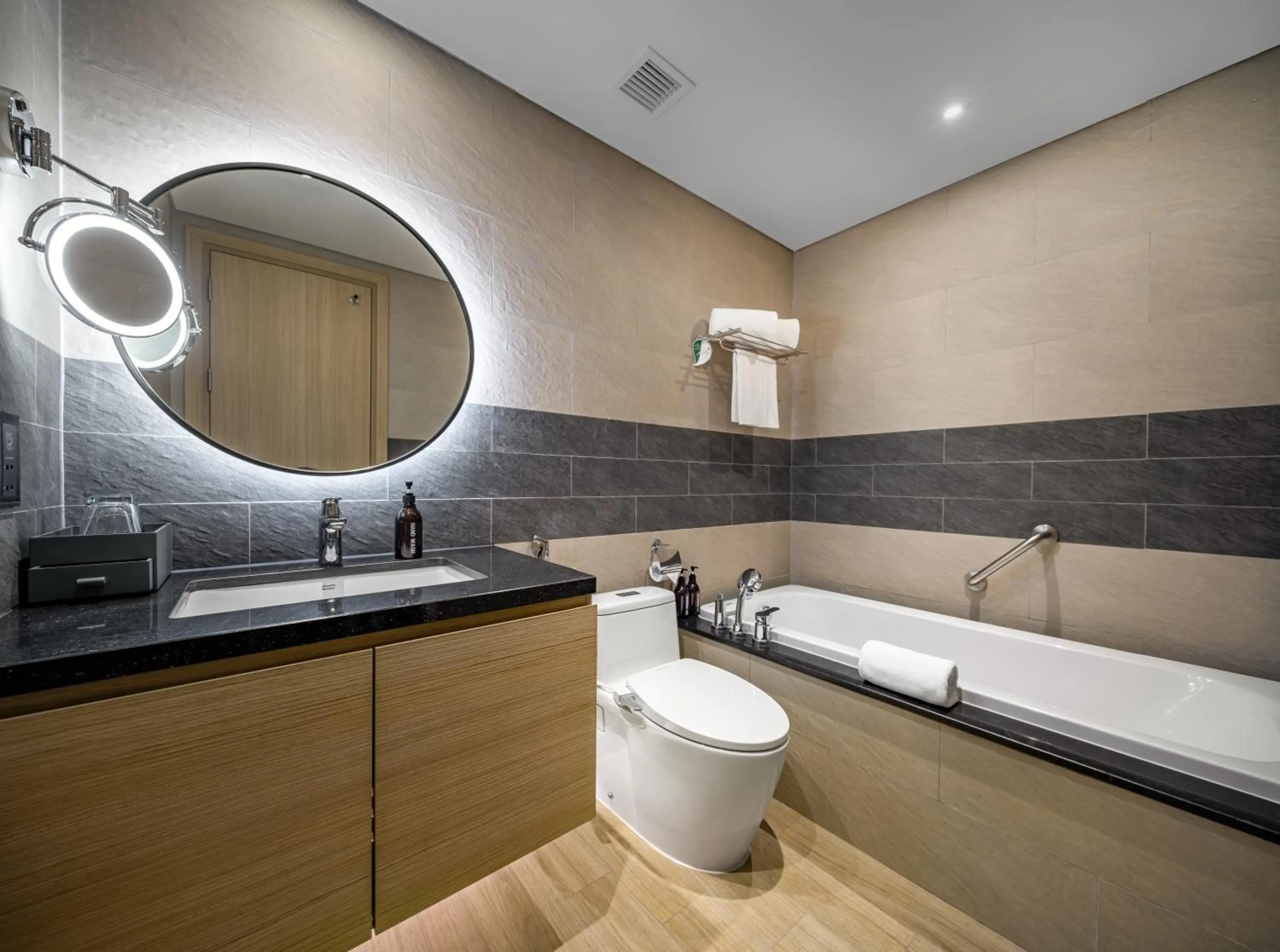 Bath in Citadines Marina Halong