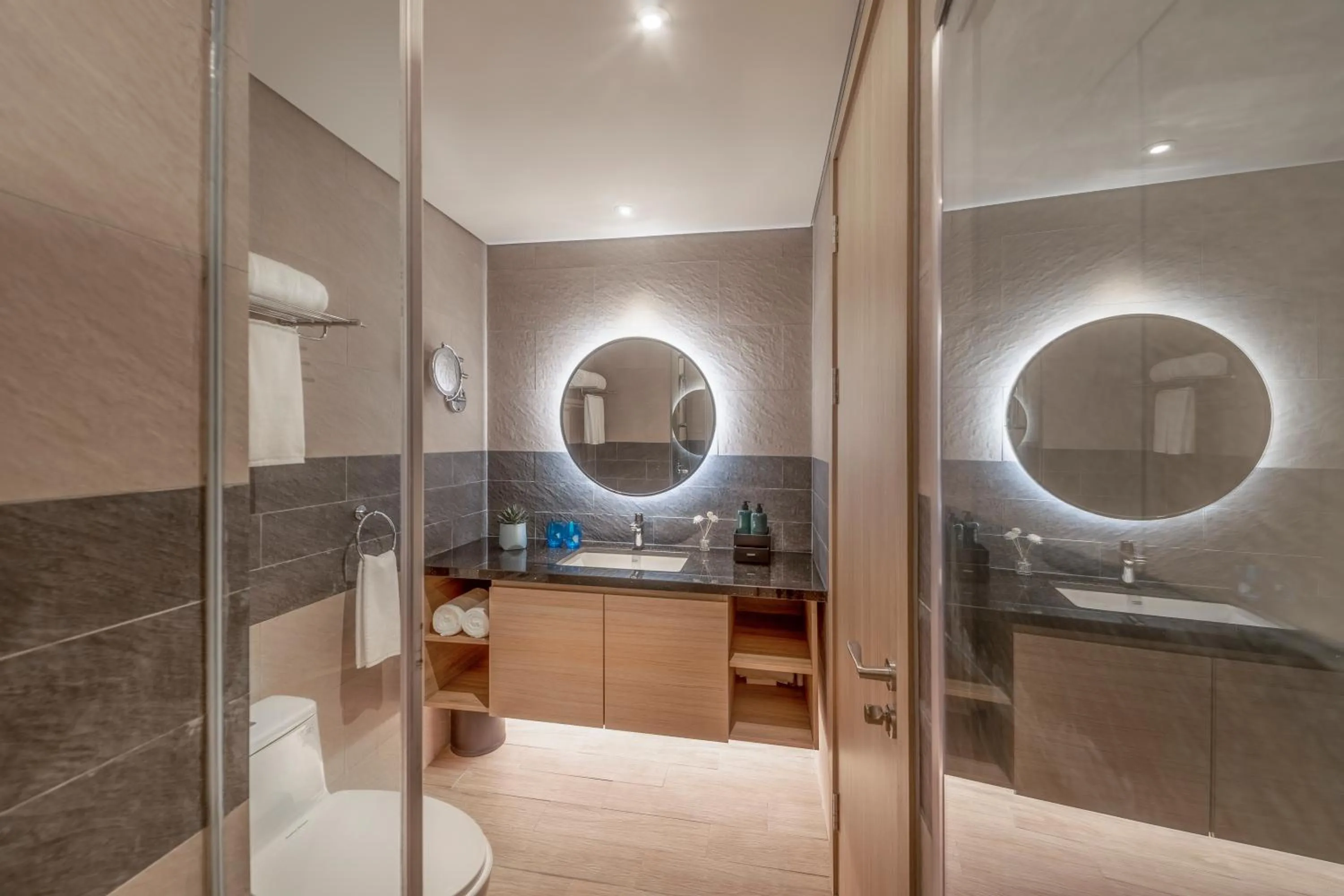 Toilet in Citadines Marina Halong