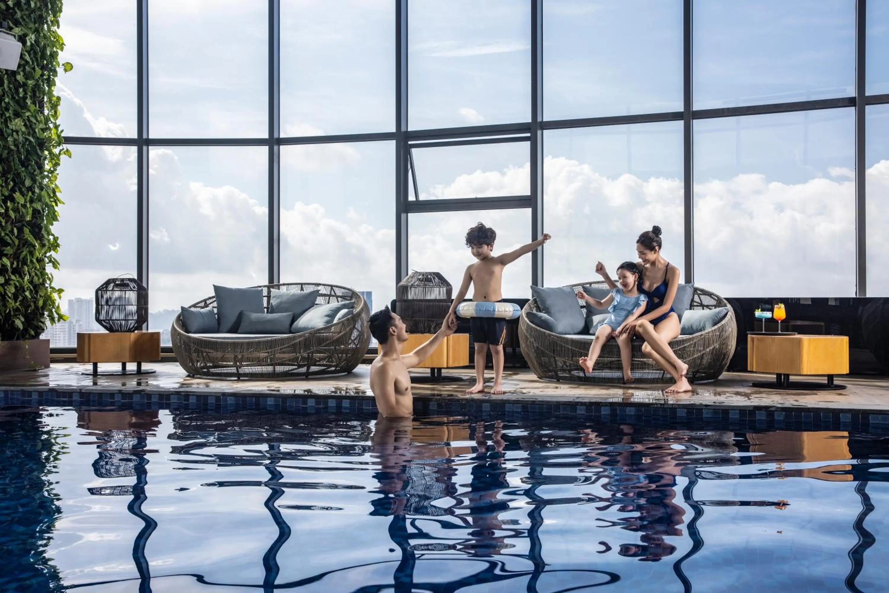 Swimming pool in Citadines Marina Halong